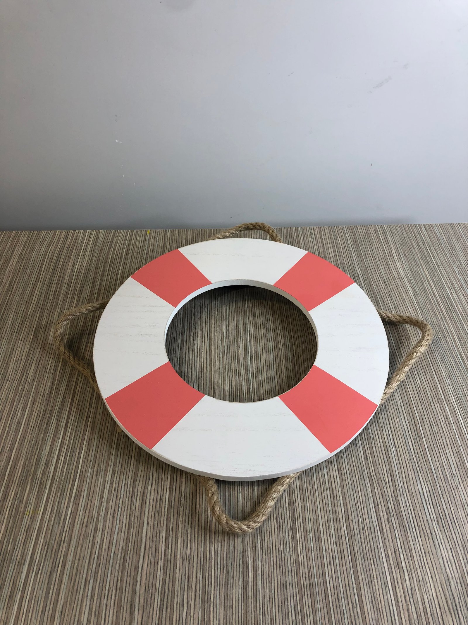 Flotador Madera Rosado Con Blanco