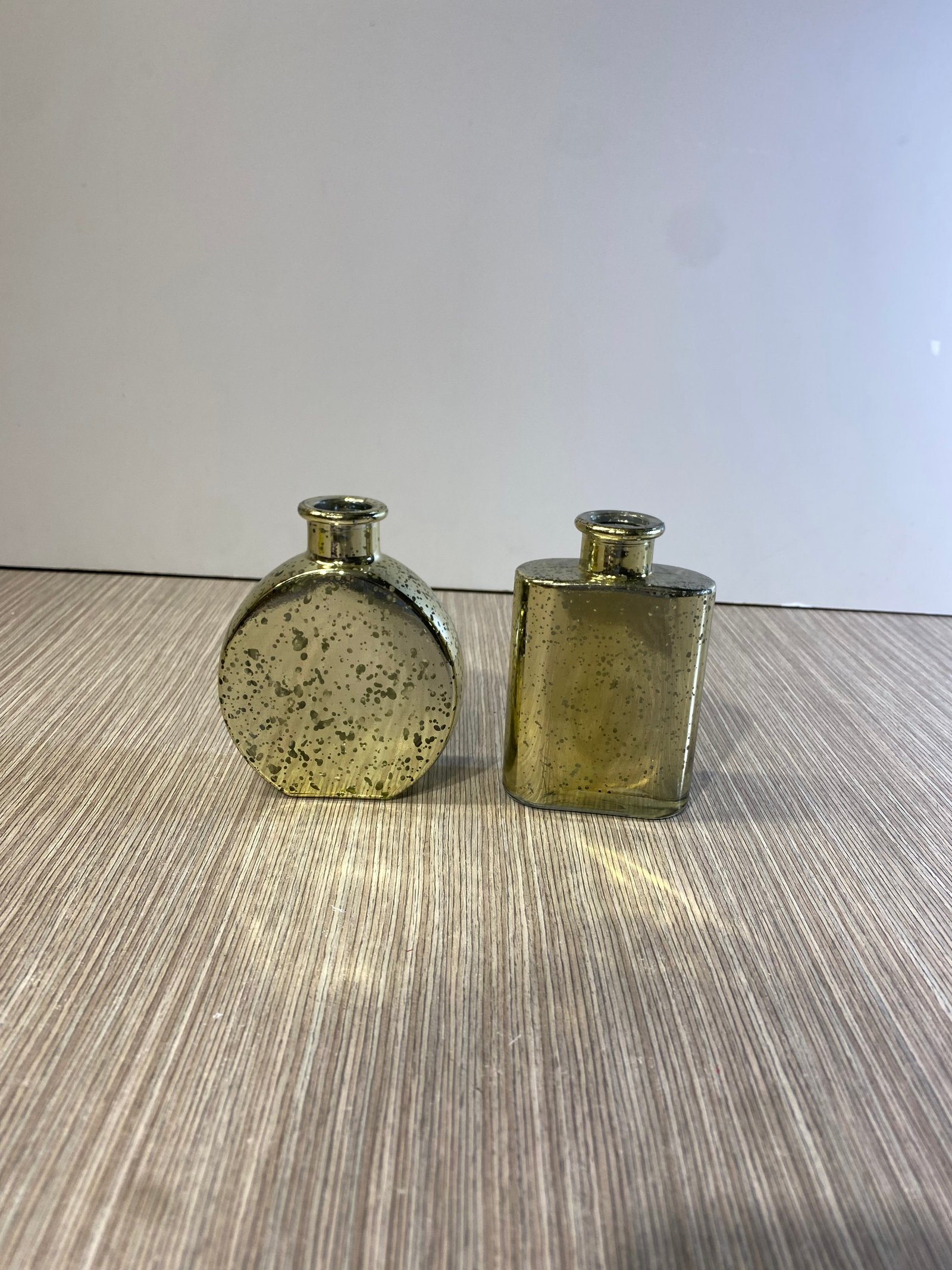 Jarron Tipo Botella Dorado