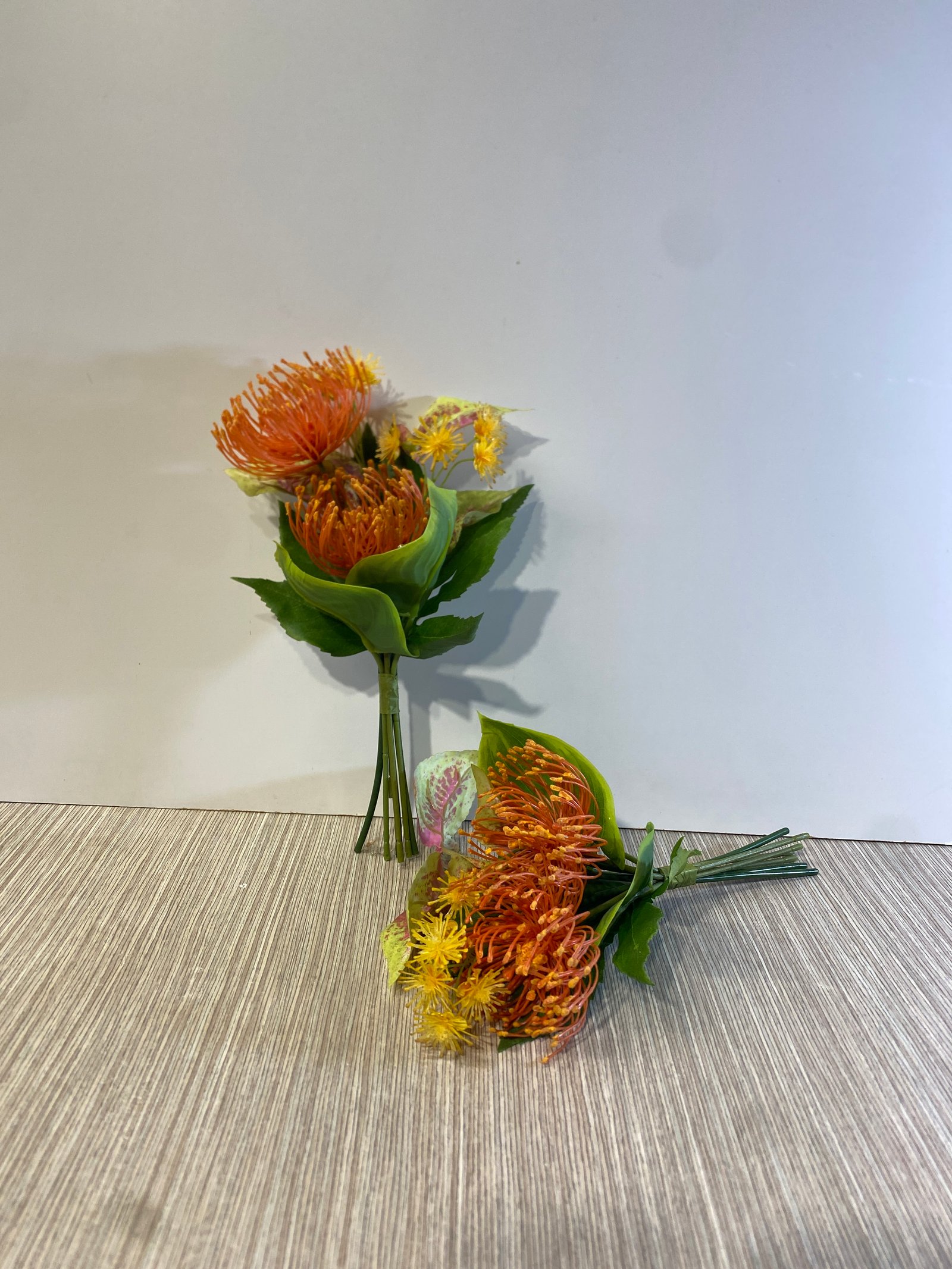 Ramo Protea Hojas Verdes Flor Naranja