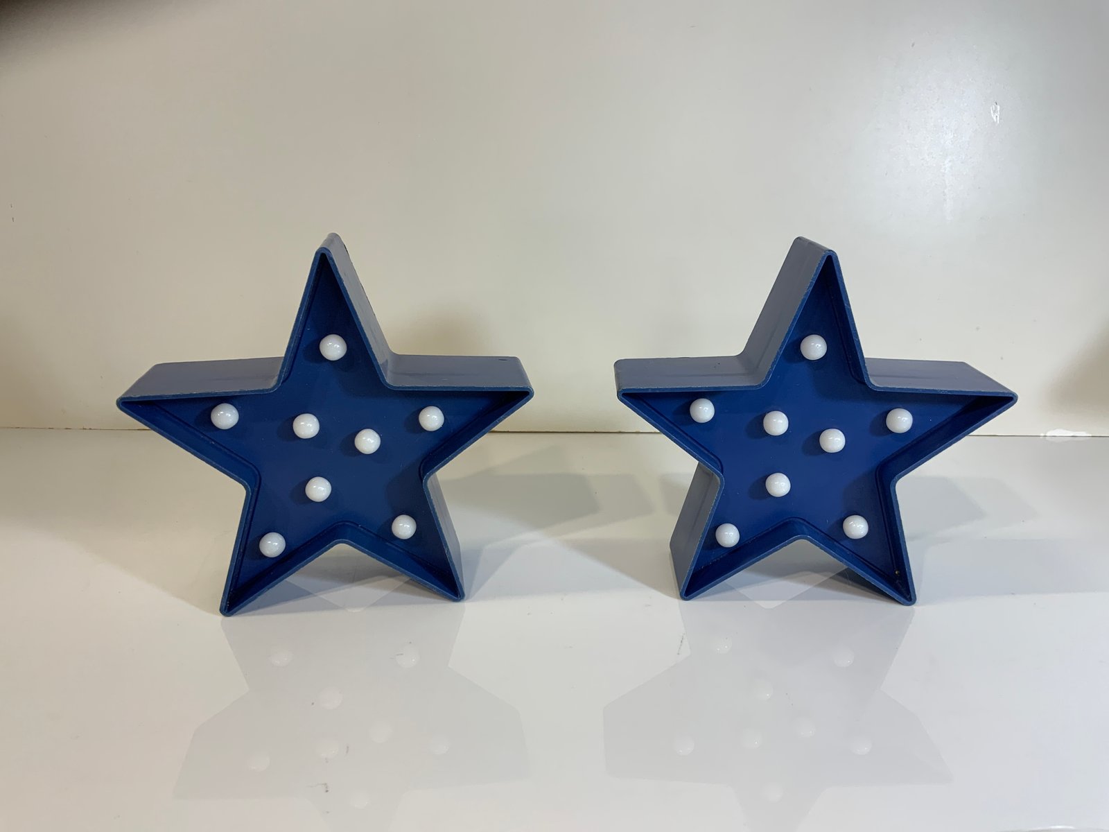 Estrella Azul Oscuro Pequeña Con Luz