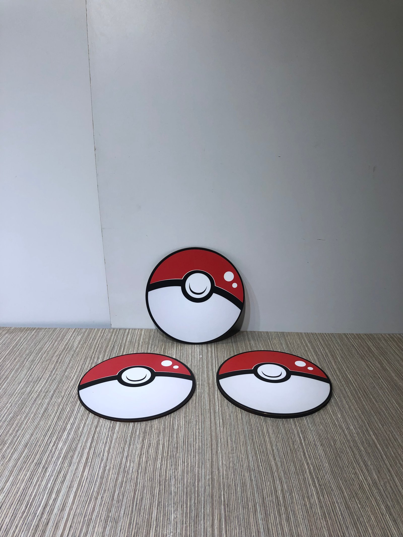 Pokebola Mediana