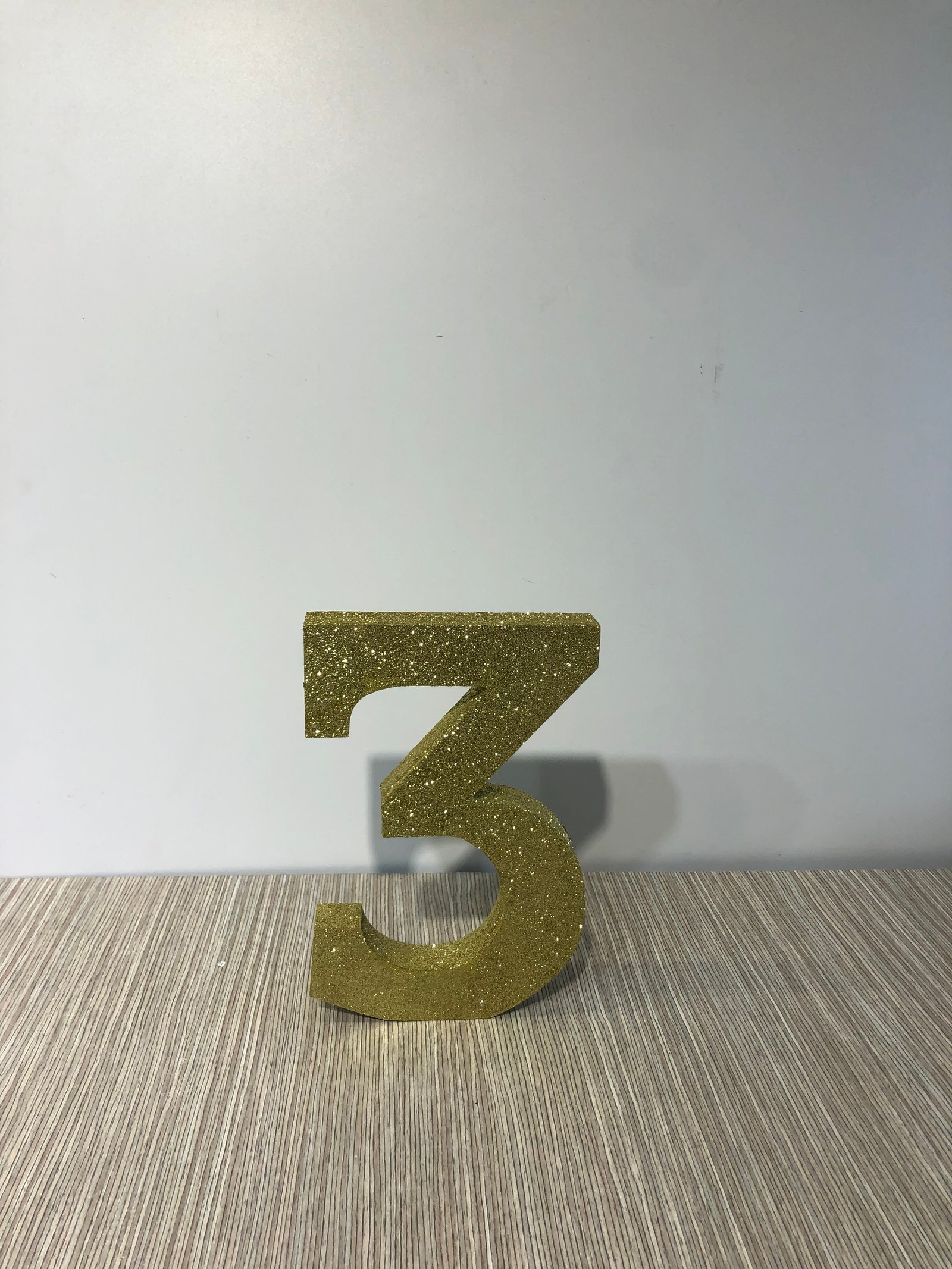 Numero Tres Mirellas Doradas