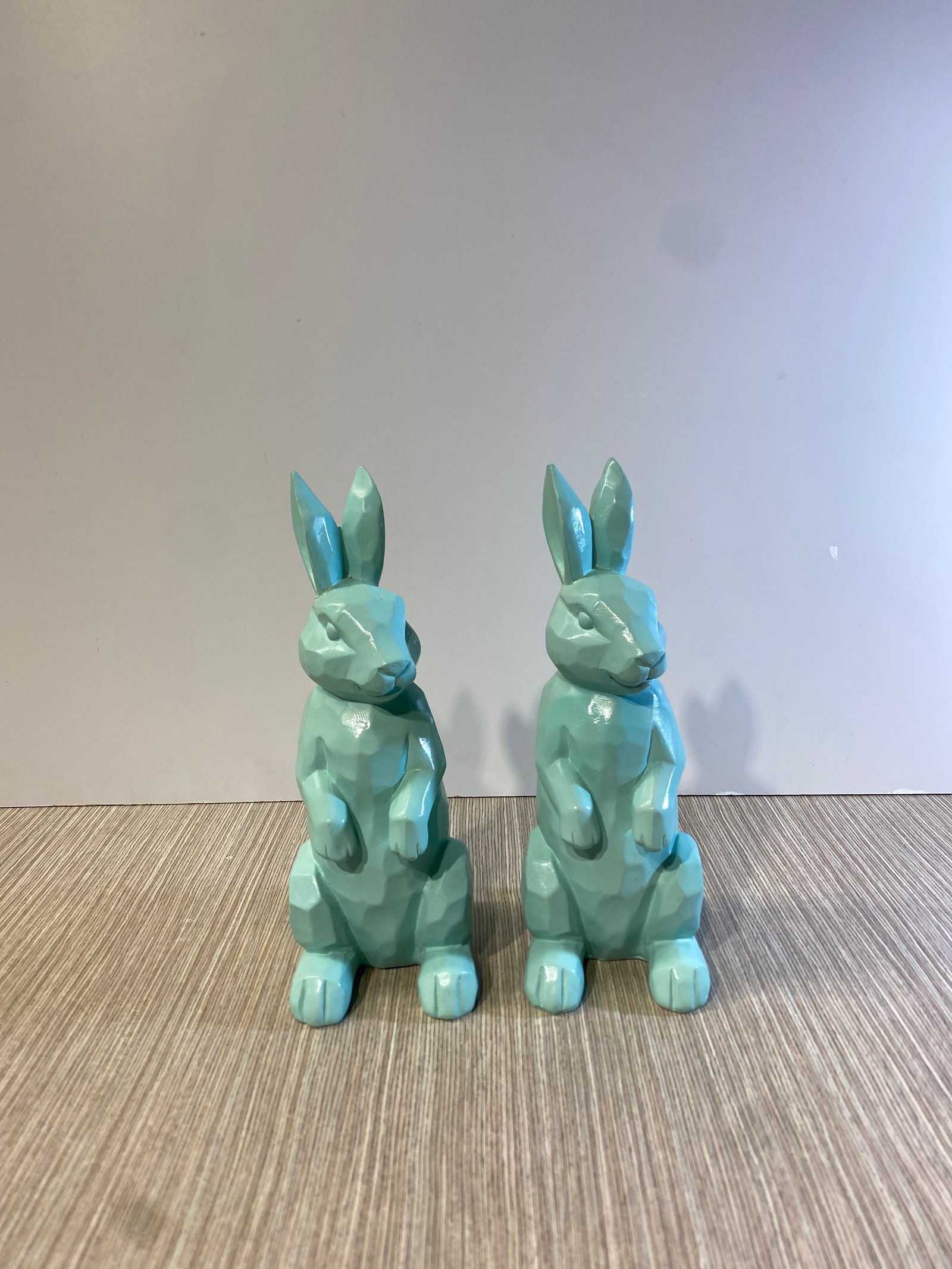 Conejo Ceramica Azul Claro Parado