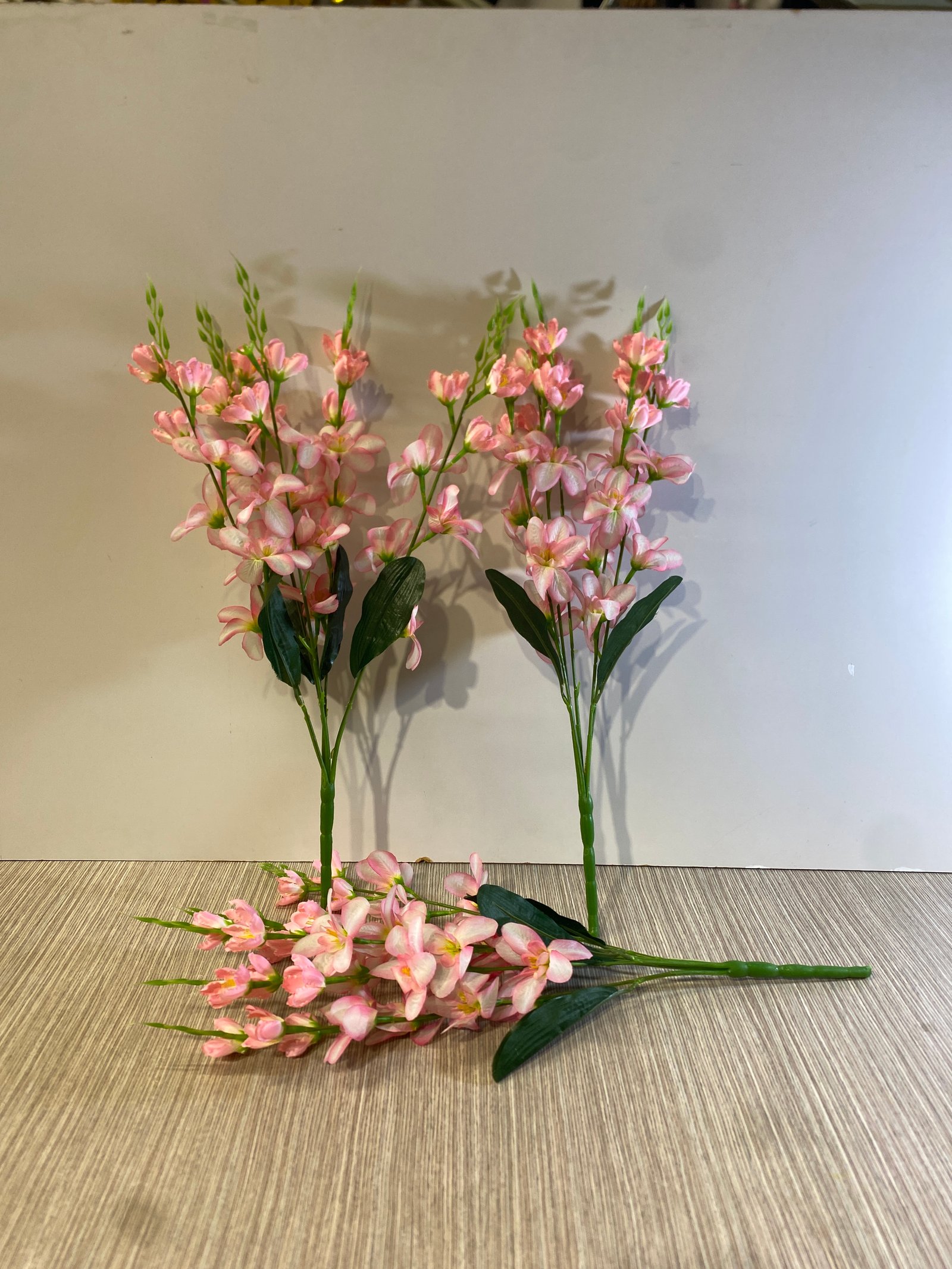 Ramo Alargado Tallo Verde Florecitas Rosadas
