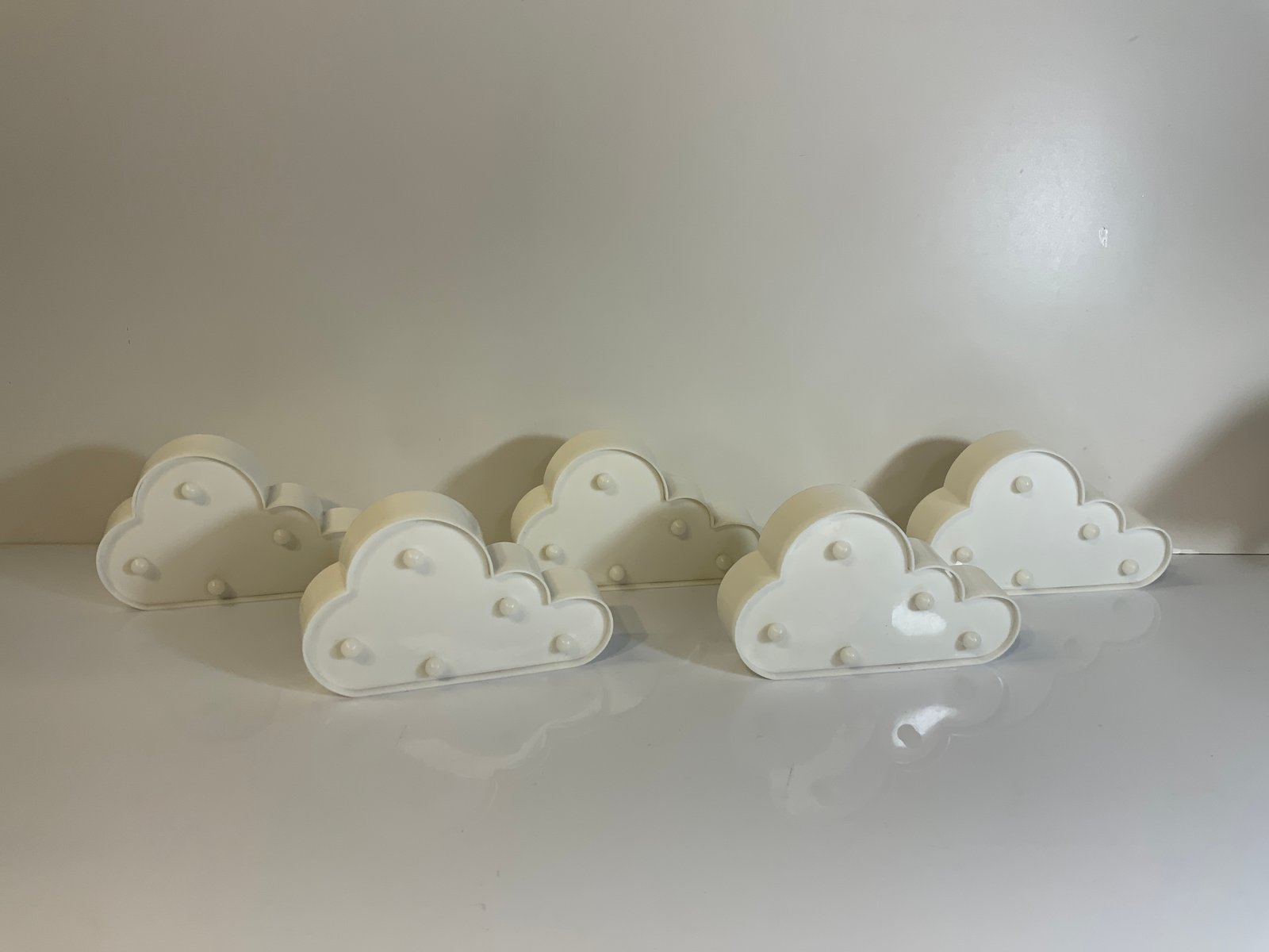 Nube Blanca Acrilica Con Luz Pequeña