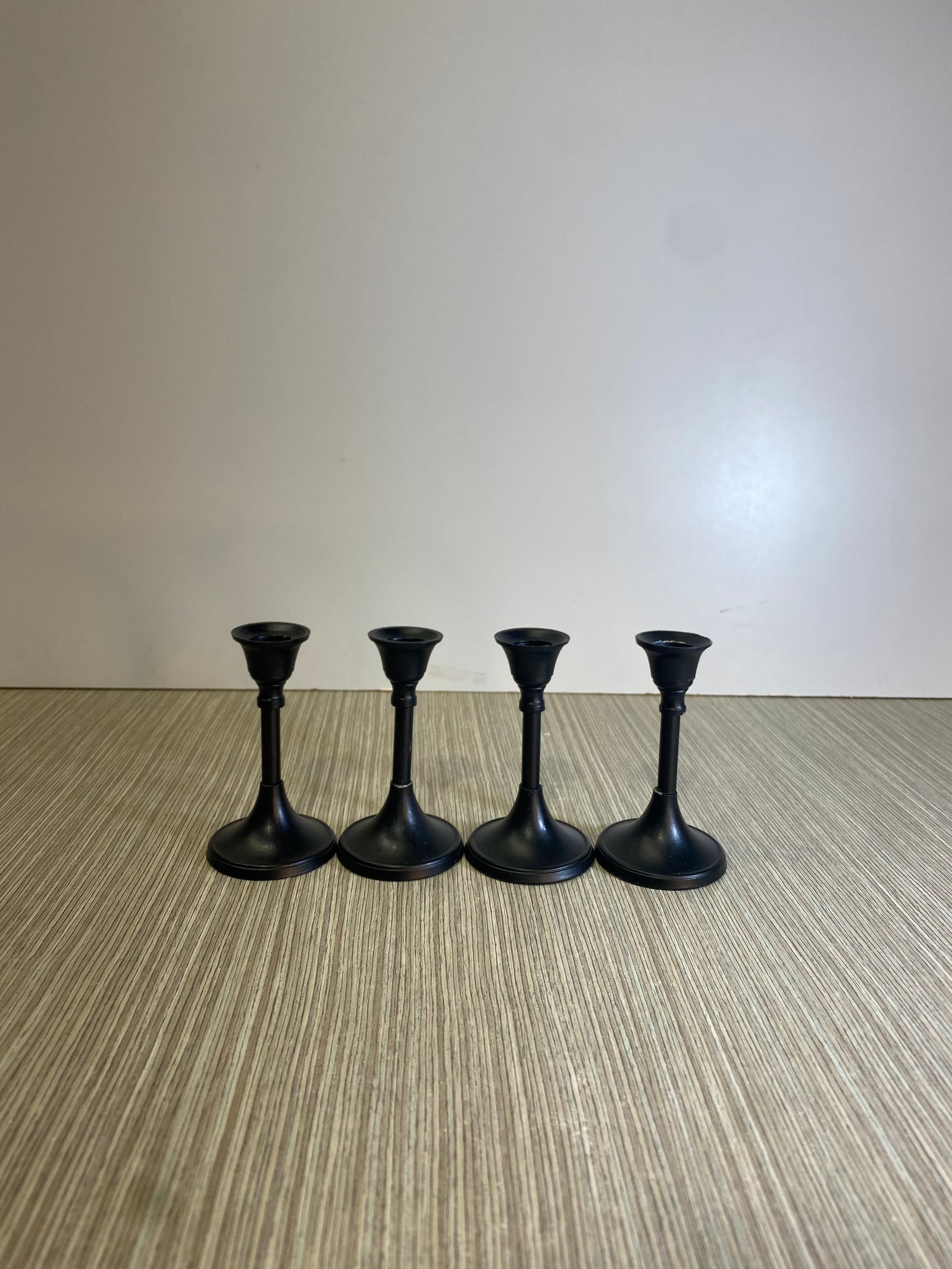 Candelabro Mini Negro Palo Delgado Boca Campana 12Cm Alto
