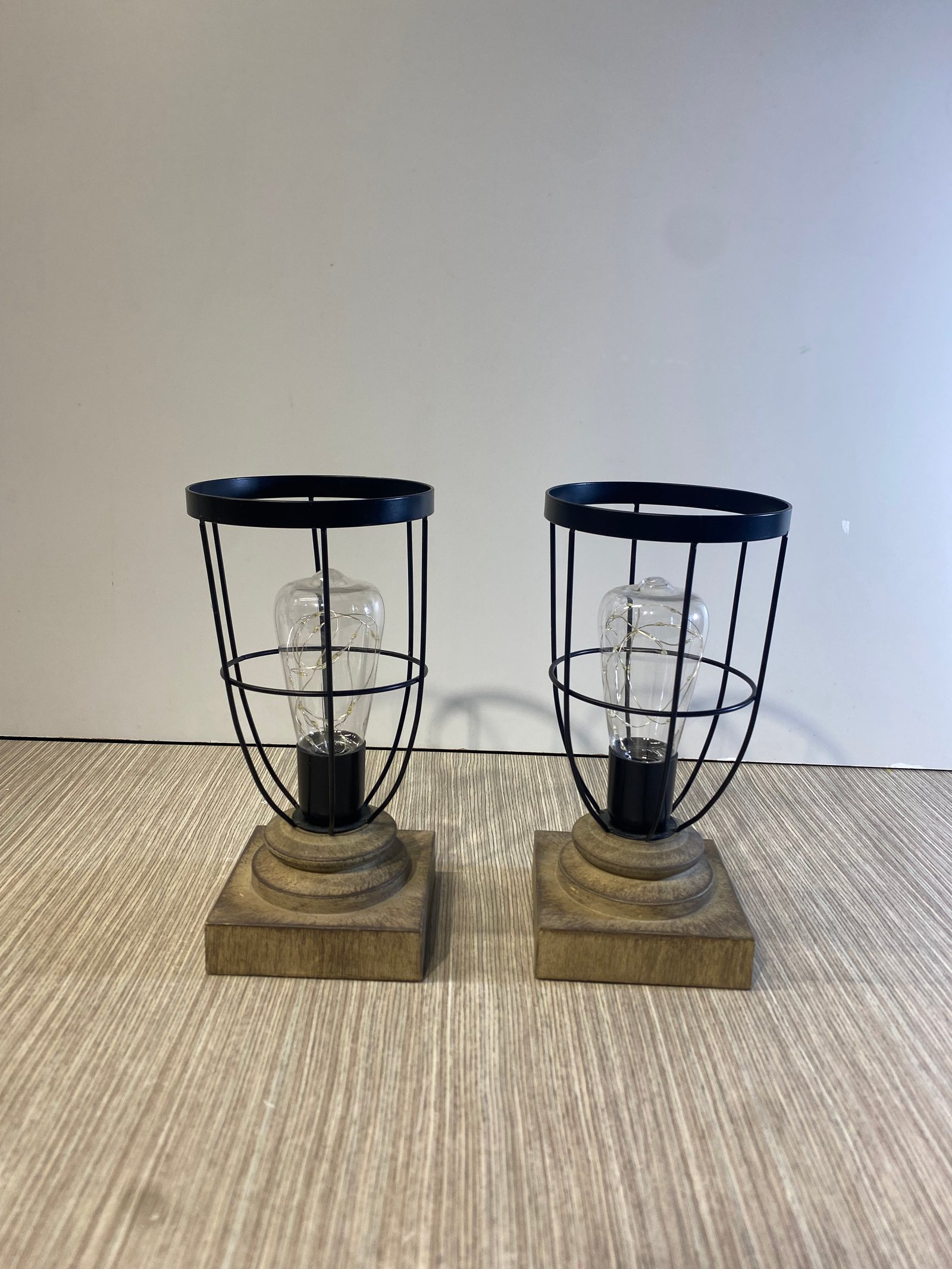 Farol Tipo Lampara Negro Base Madera