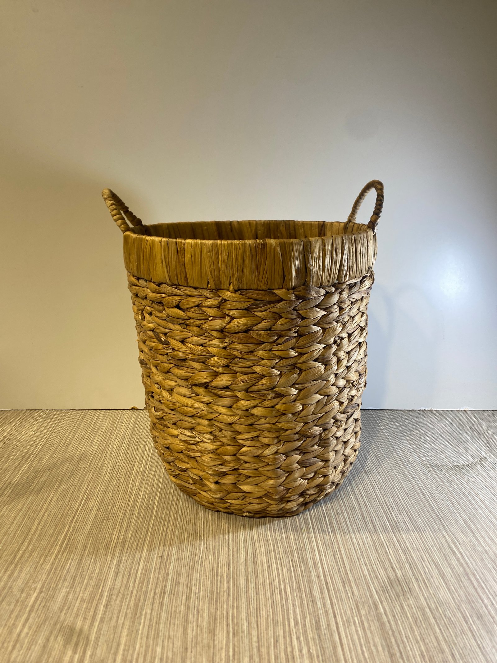 CANASTO GRANDE RATTAN claro AGARRADERAS