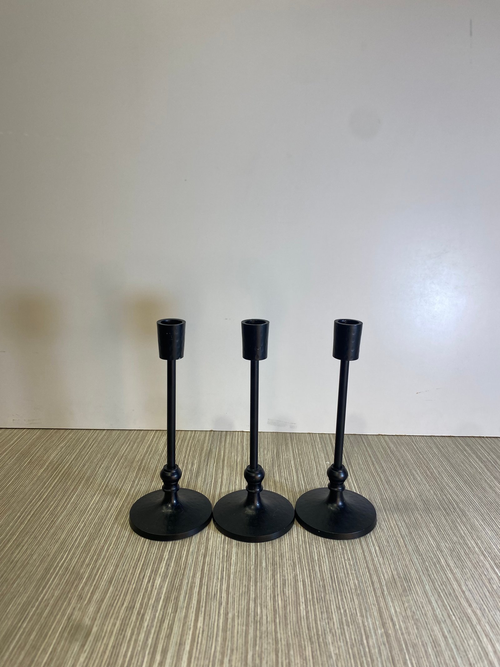 Candelabro Negro Alto Palo Delgado Boca Lisa 24Cm Alto