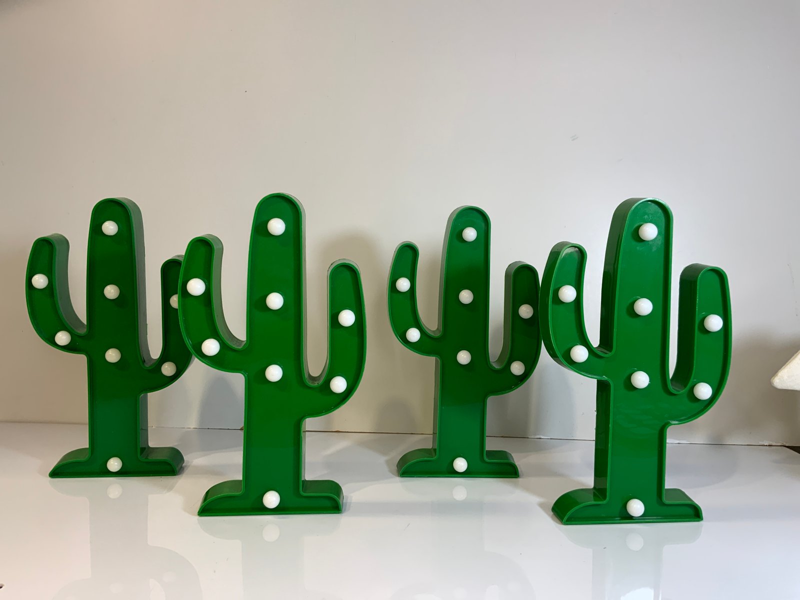 Cactus Verde Acrílico Mediano Con Luz