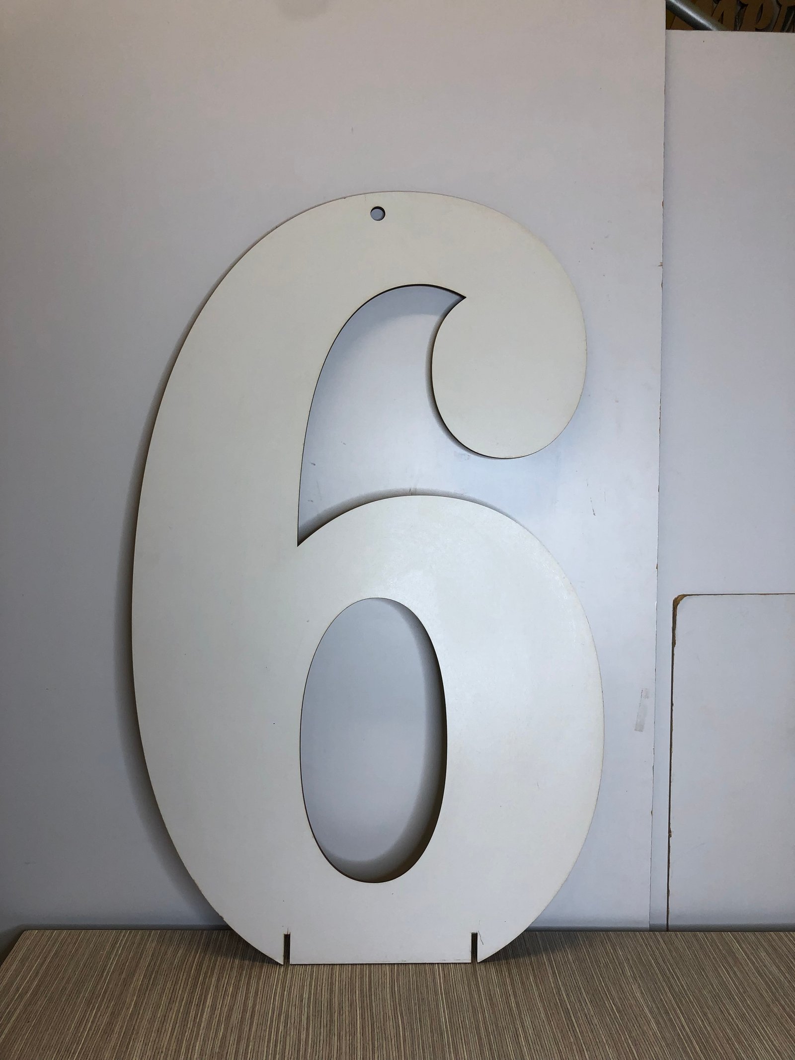 Numero Seis Madera Blanco Plano 80Cm