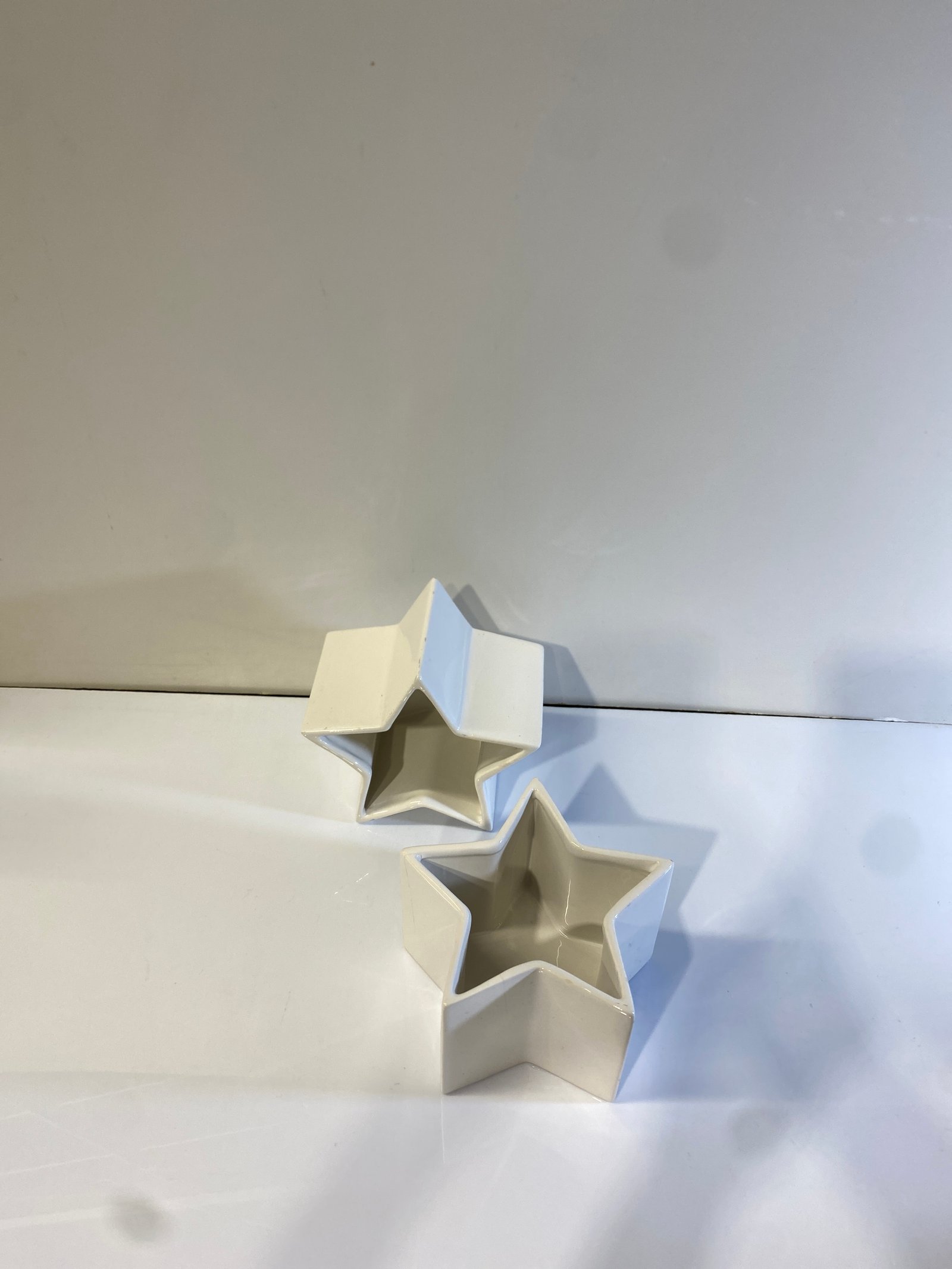 Salsera Ceramica Forma De Estrella Con Fondo Blanca