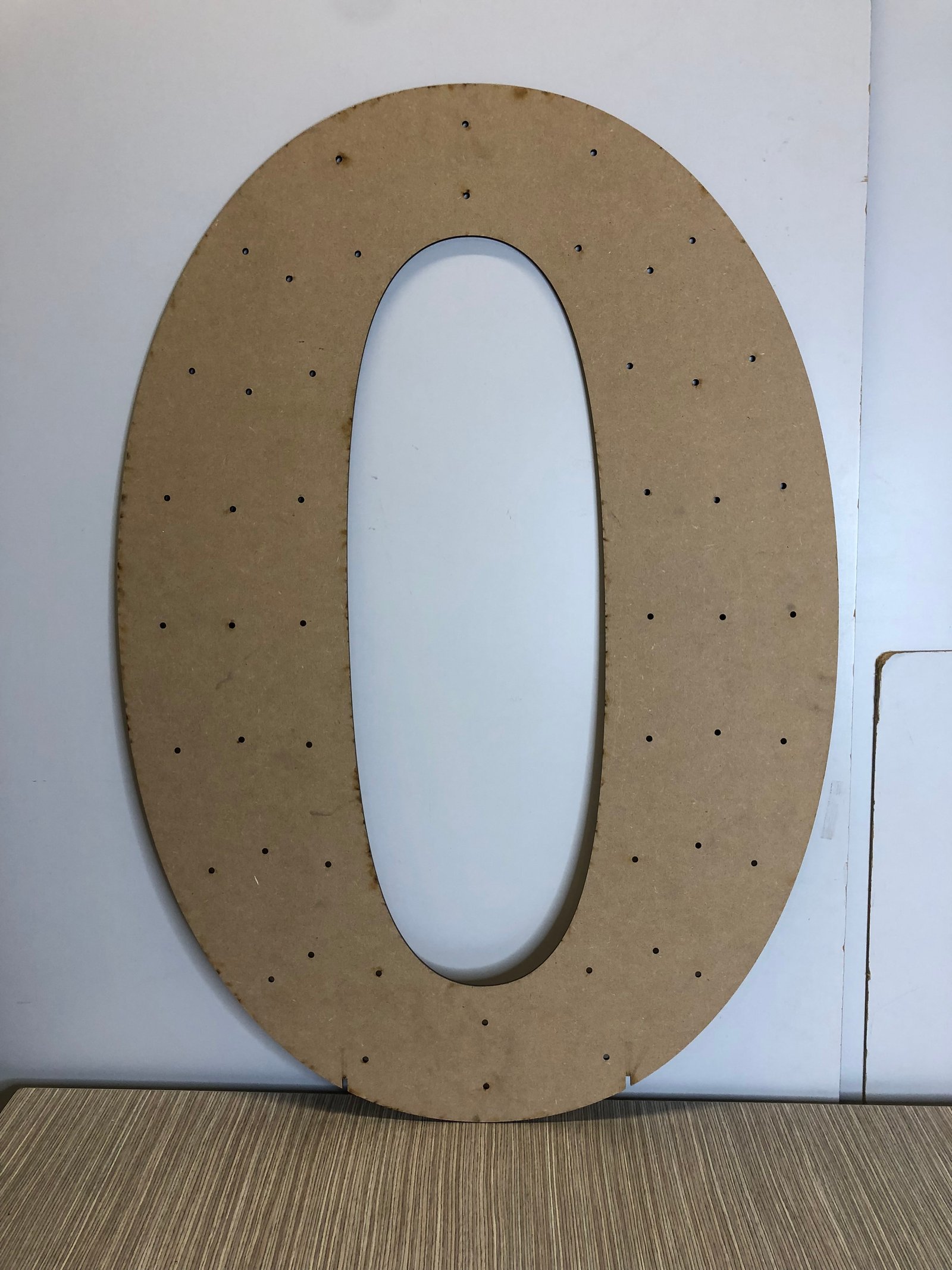 Numero Cero Madera Cafe Grande Plano Con Huecos