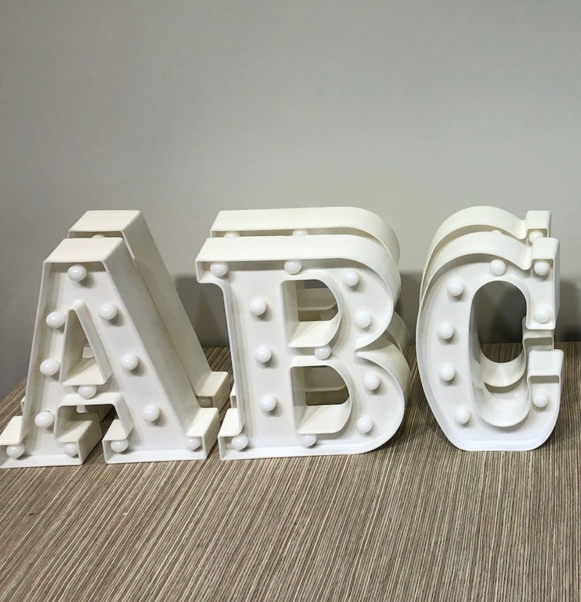 Letra C Blanca Acrilica Con Luz