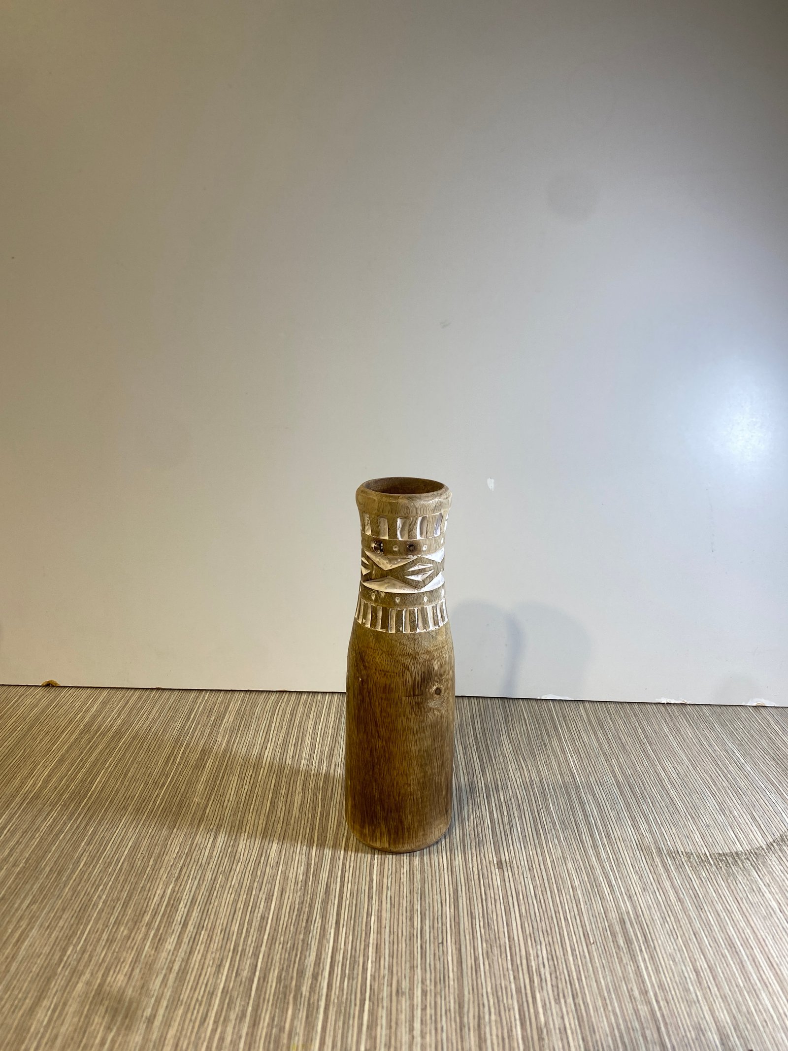 Jarron Madera Cafe Pequeño Delgado Boca Delgada Arabescos Blancos
