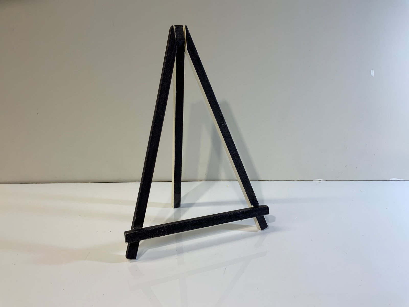 Caballete Madera Negro ( 31 Cm De Alto X 20 Cms De Ancho)