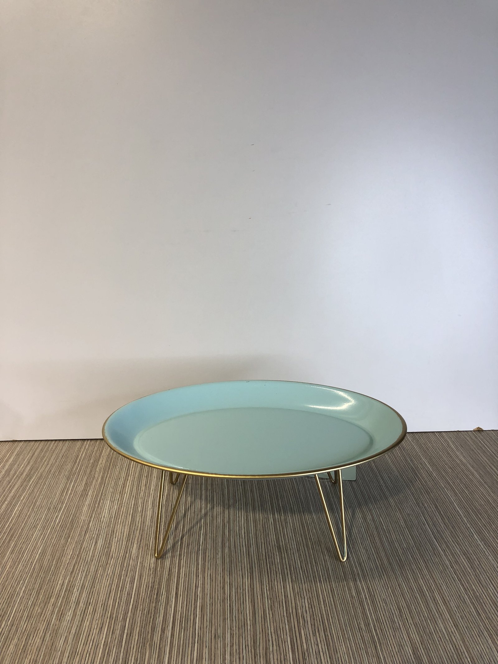 Tortera Ovalada Metálica Azul Patas Doradas