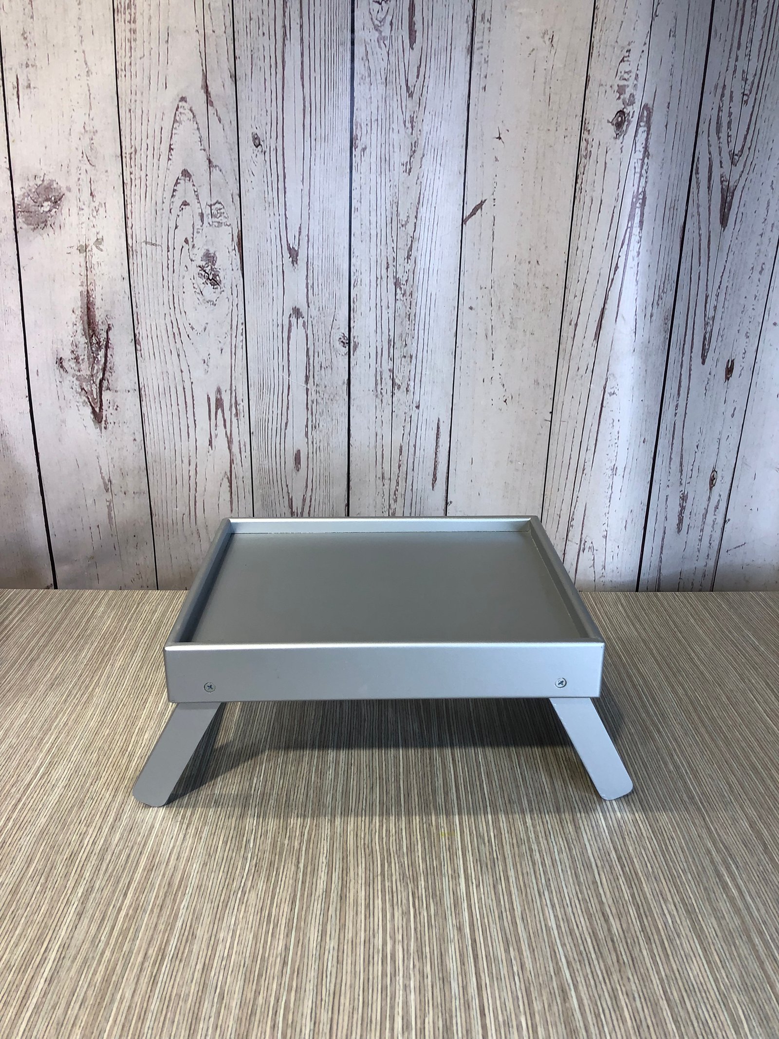 Bandeja Cuadrada Plateada Madera Tipo Mesita