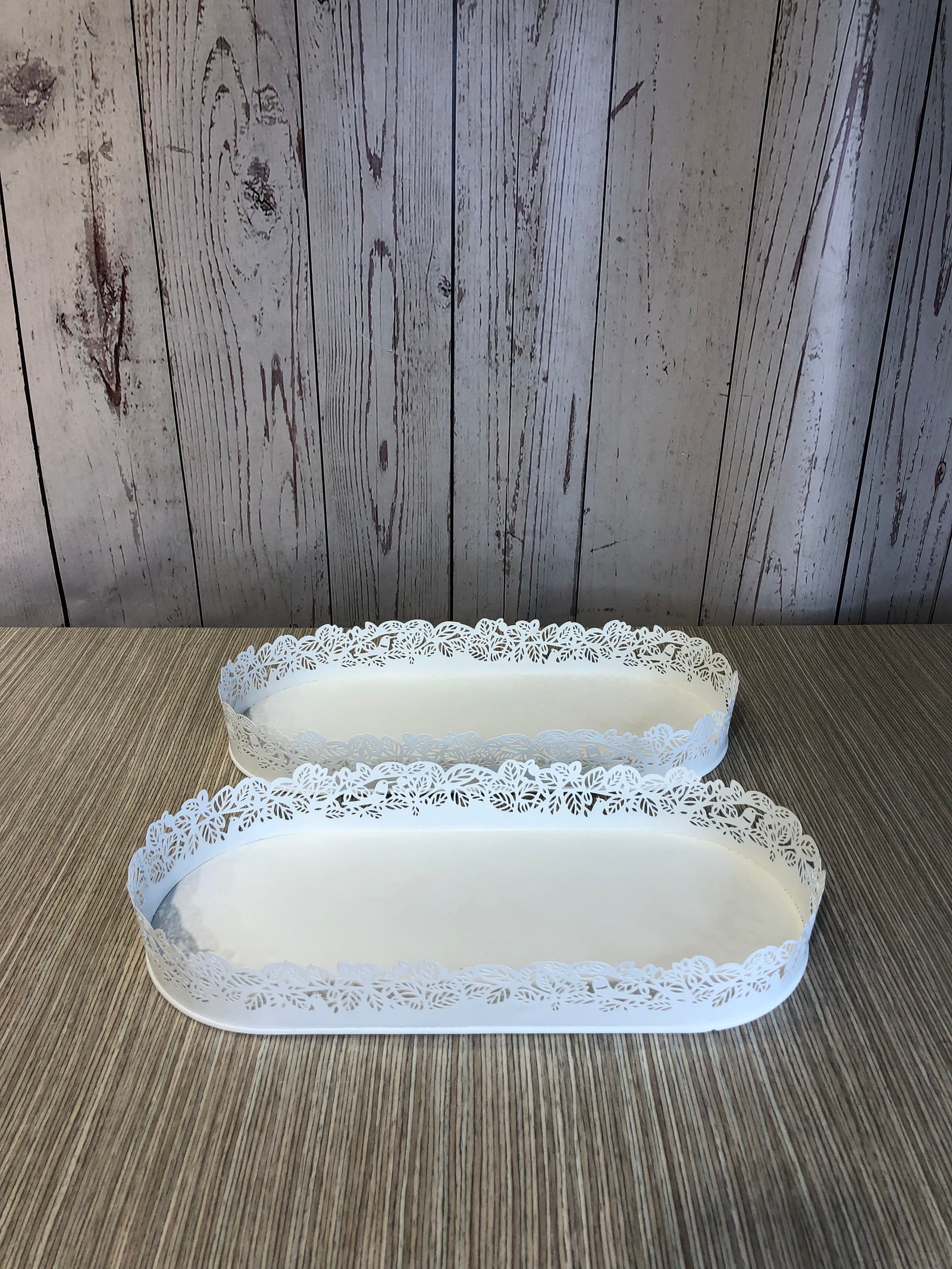 Bandeja Ovalada Metalica Blanca Encaje