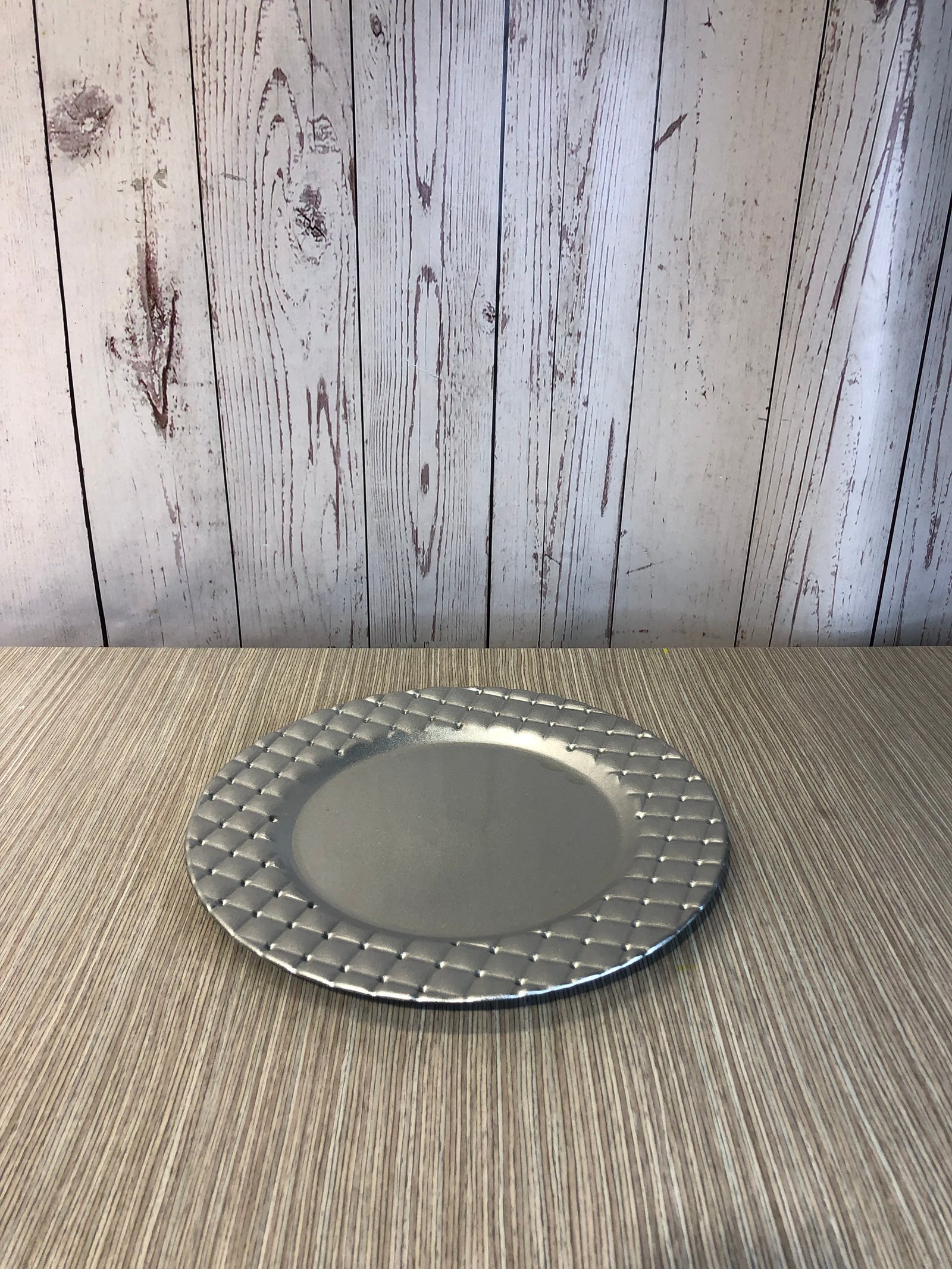 Bandeja Acrilica Redonda Plateada Borde Cuadros Gravados