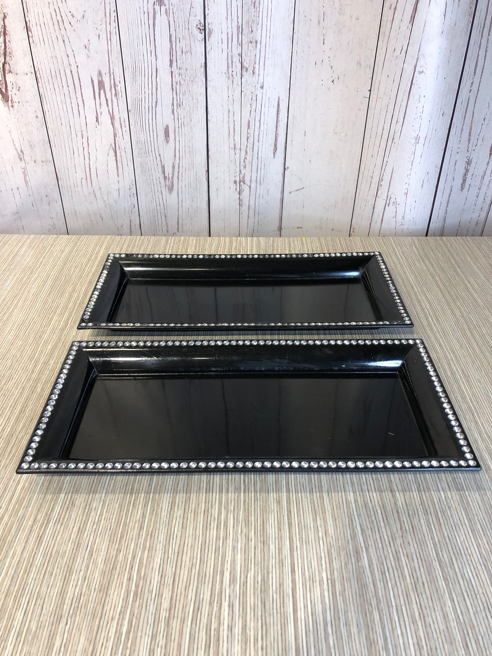 Bandeja Rectangular Pasta Negra Borde Cristales