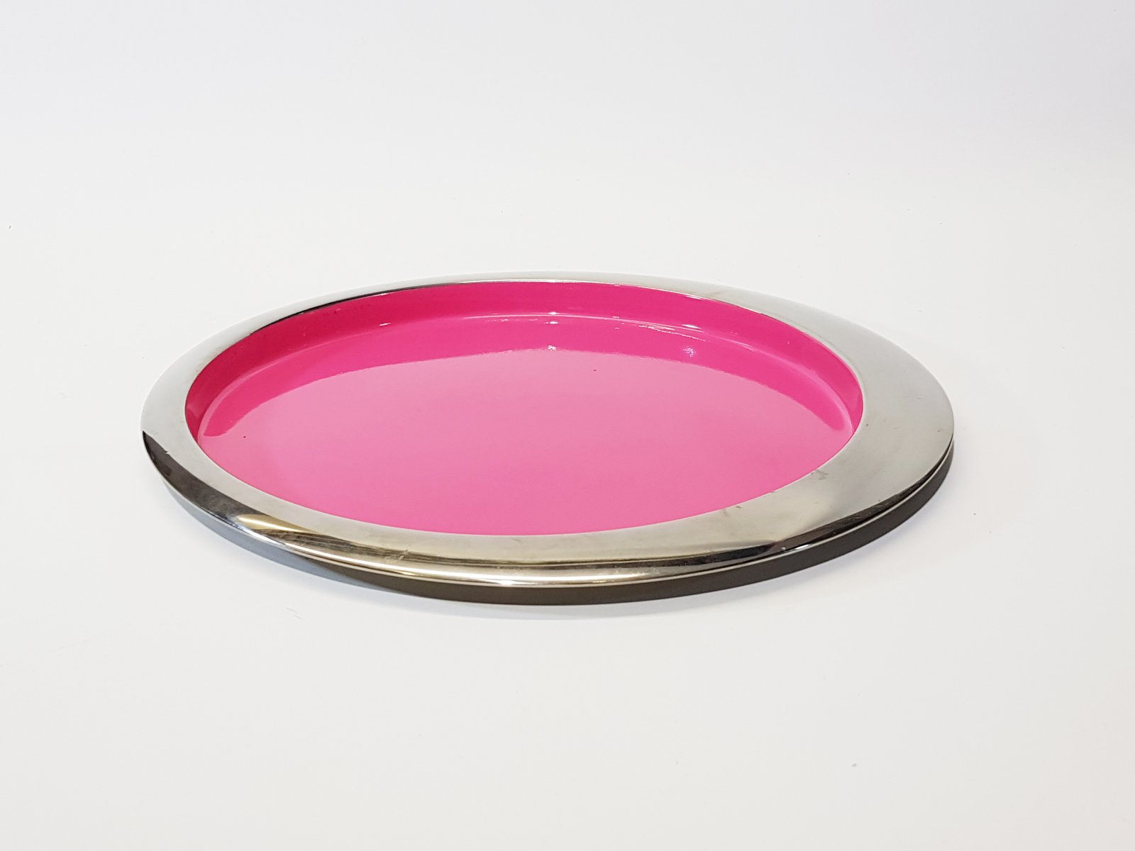 Bandeja Redonda Metalica Fondo Fucsia Borde Plateado Grande