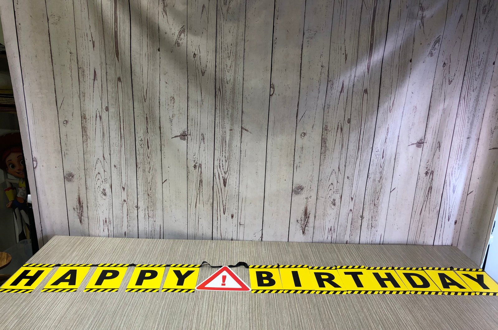 Banderín Amarillo Happy Birthday Alerta