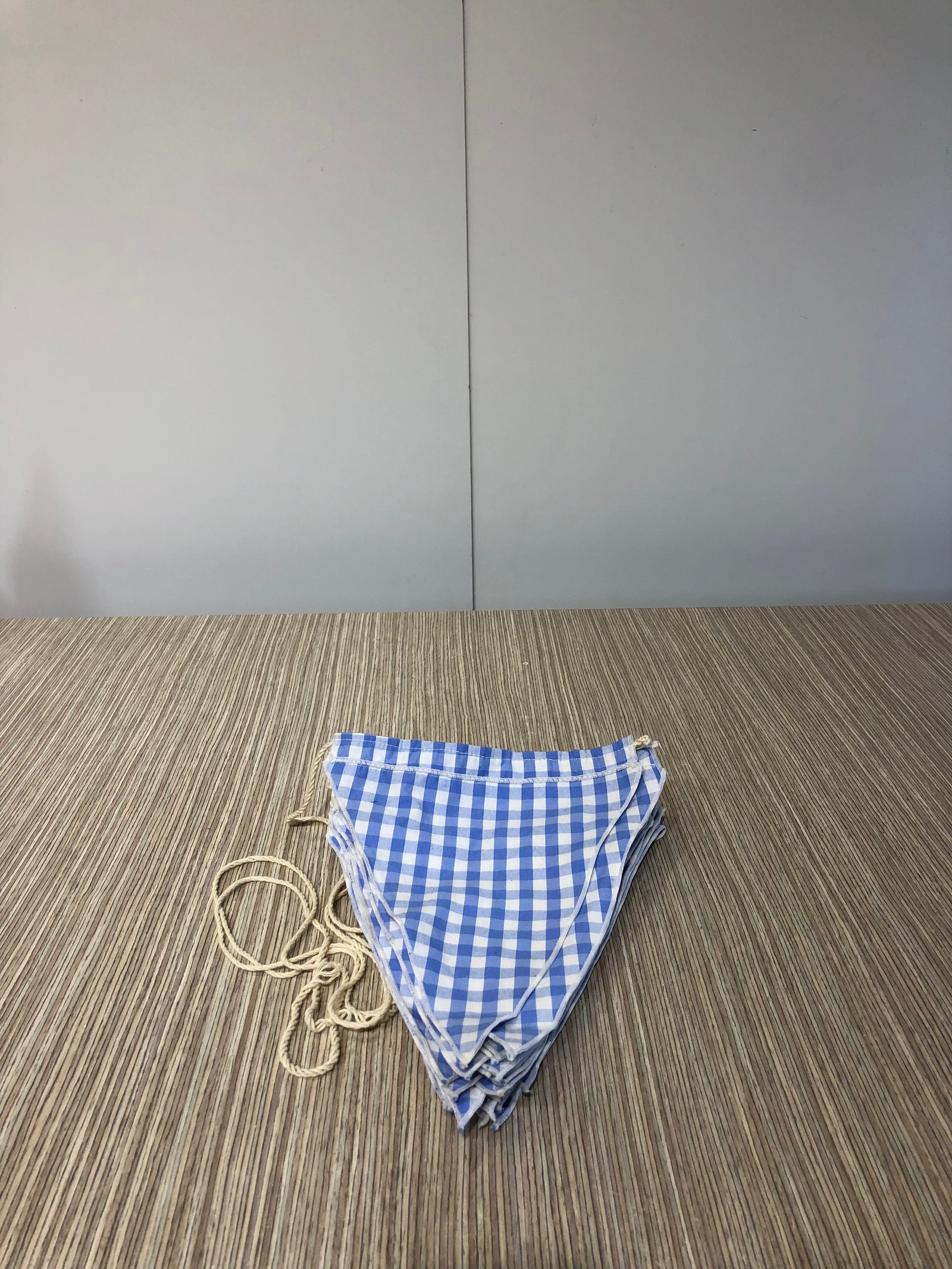 Banderin Tela Triangulos Cuadros Azules Y Blancos