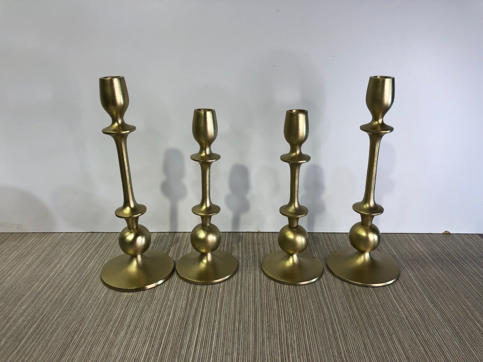 Candelabro Metálico Dorado Brillante Para Vela Alto