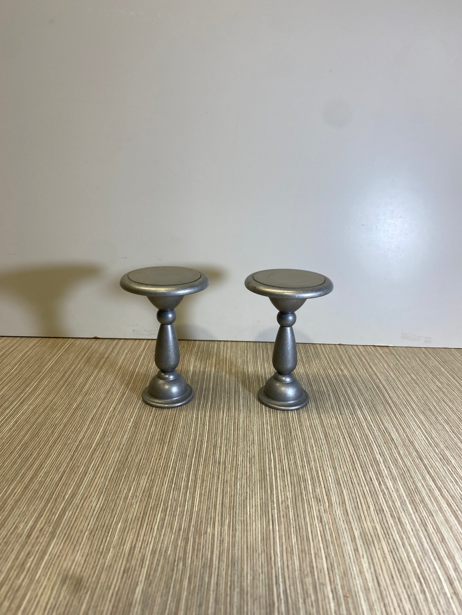 Candelabro Metalico Gris Mediano Para Velon 15Cm Alto