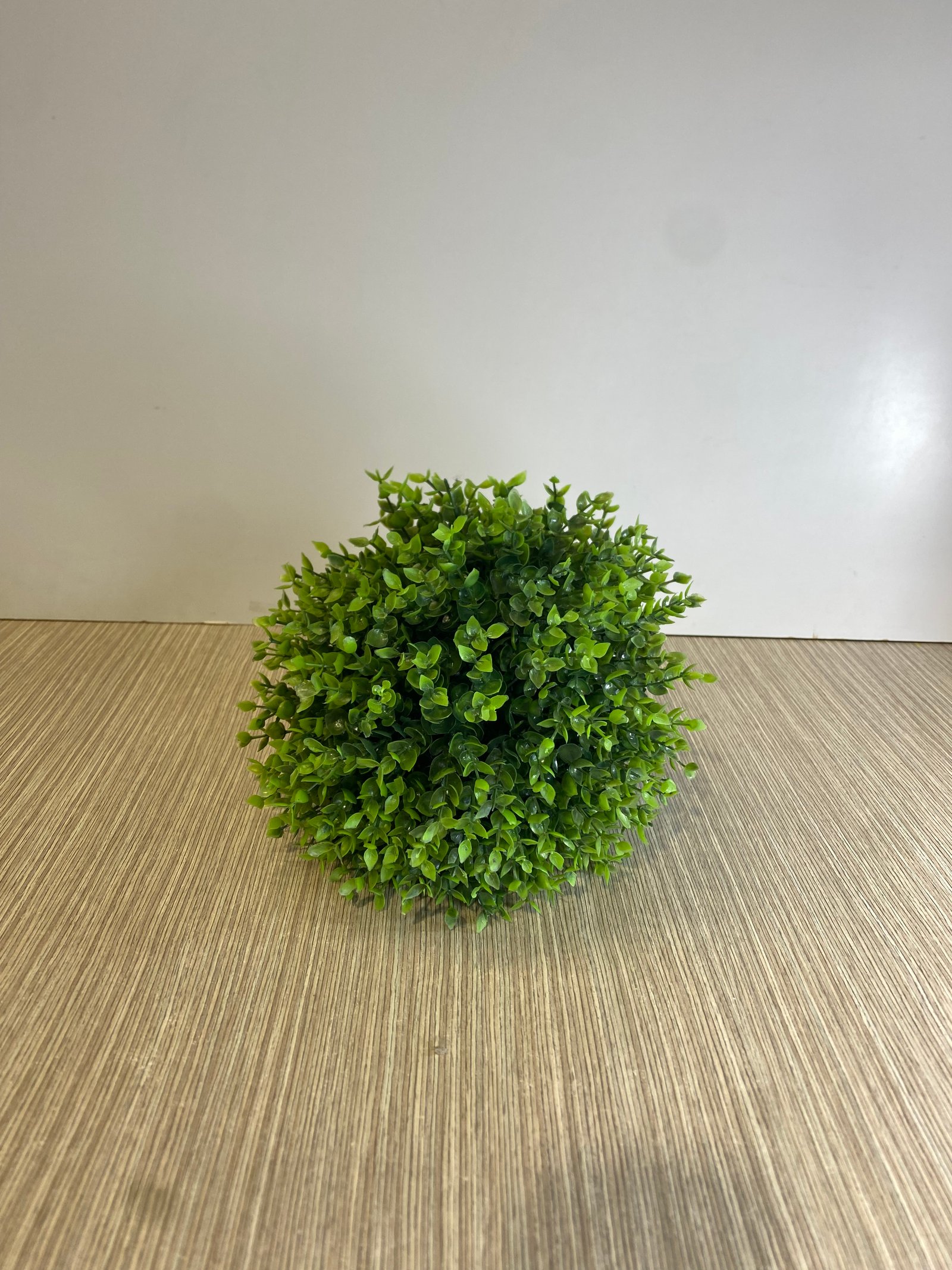 Bola Verde Oscuro Artificial Pequeña