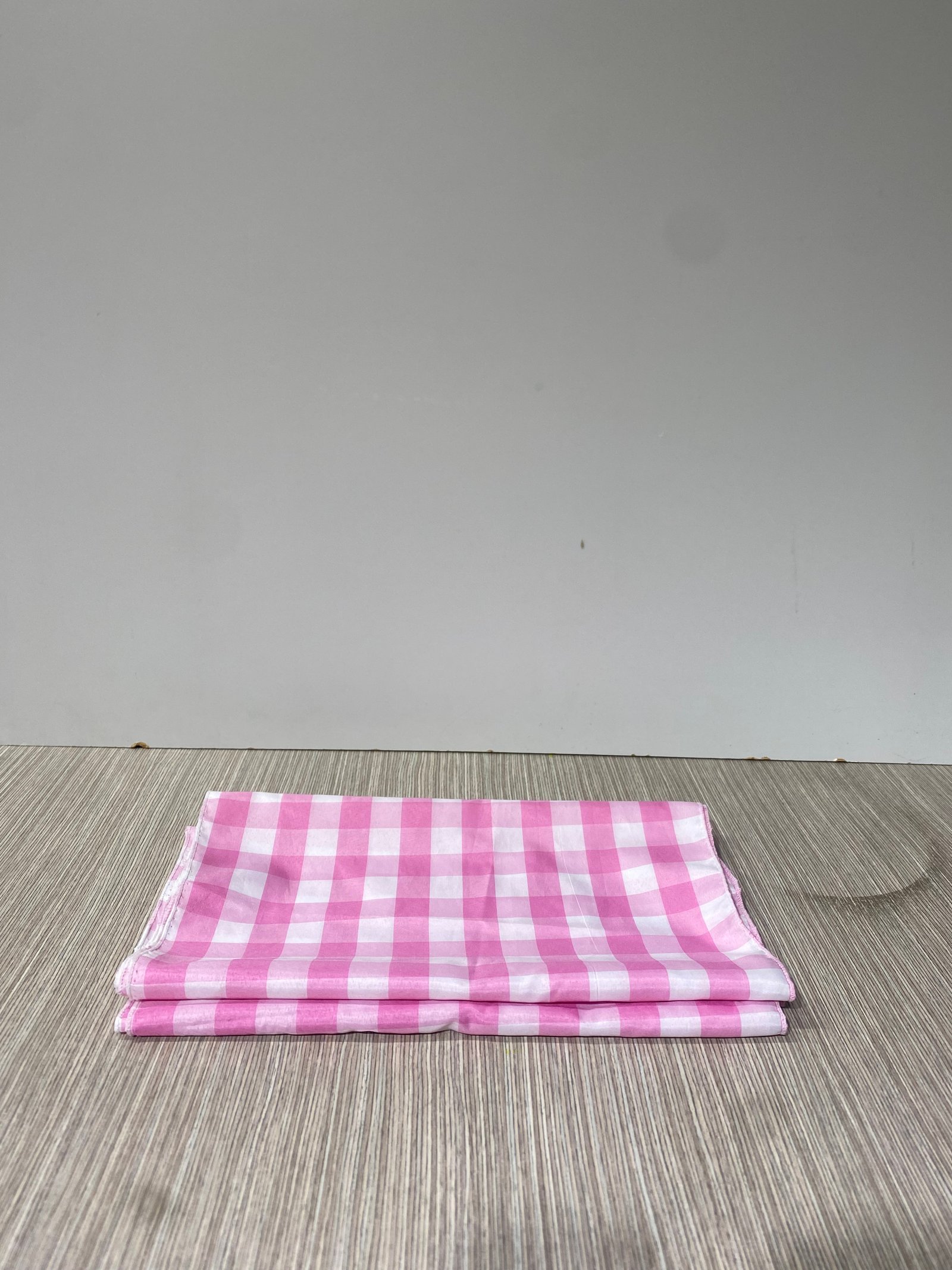 Camino Cuadros Rosados Y Blancos