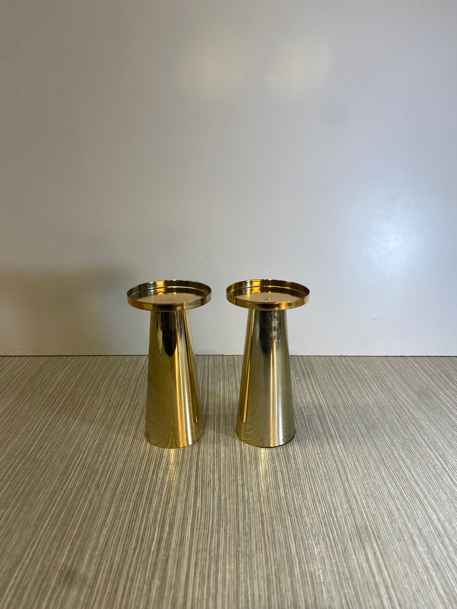 Candelabro Dorado Metalico Mediano Efecto Espejo Para Velon 20Cm Alto