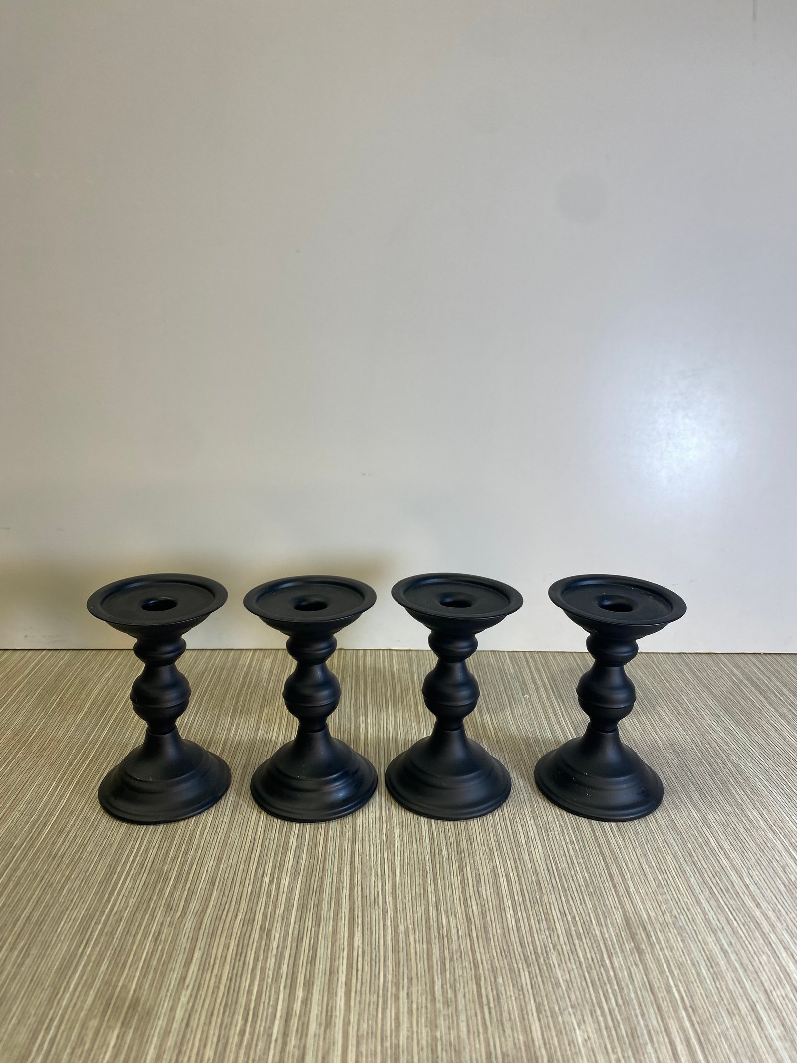 Candelabro Metálico Negro Péqueño 15Cm Alto