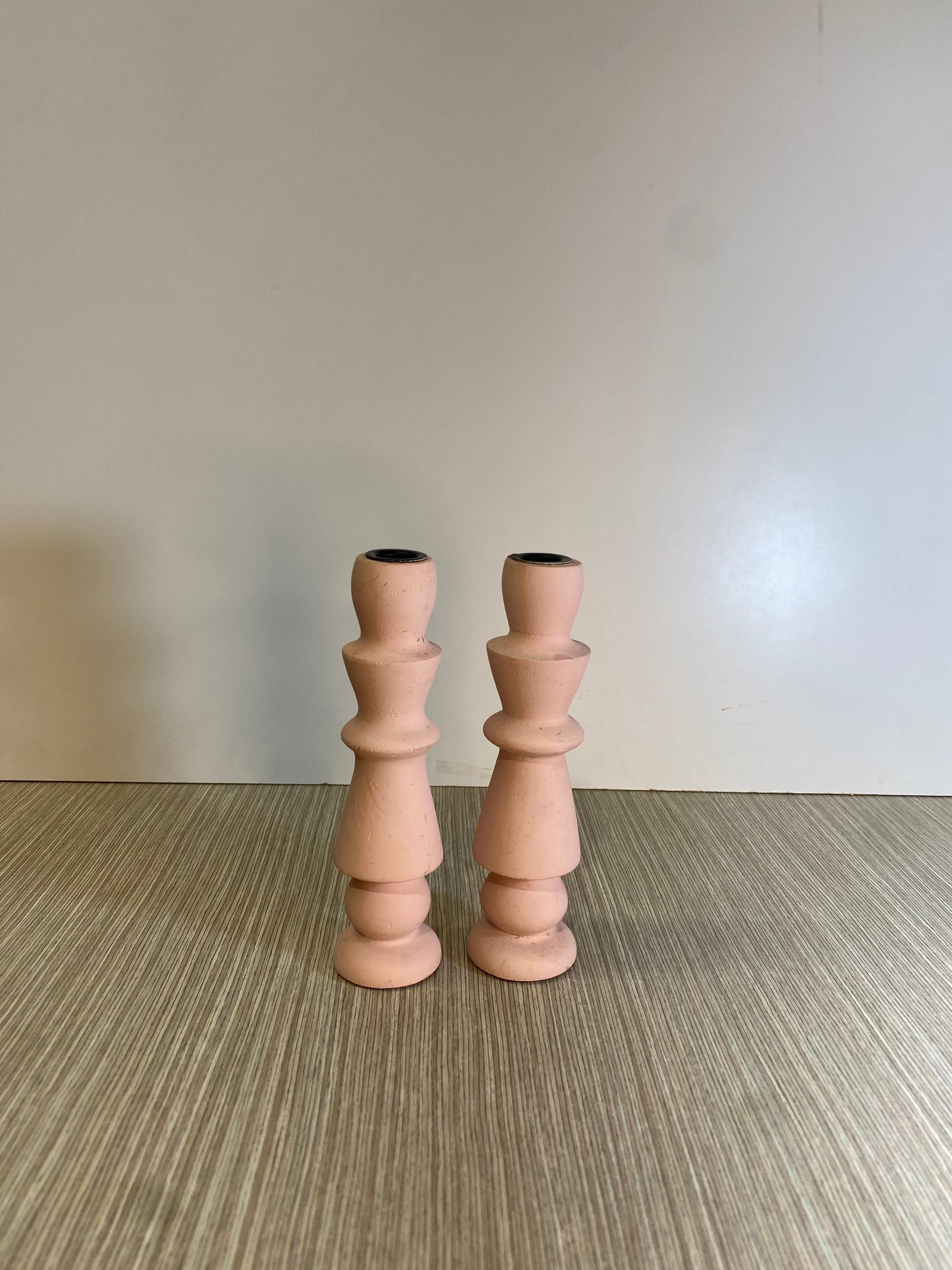 Candelabro Rosado Porta Vela Delgada