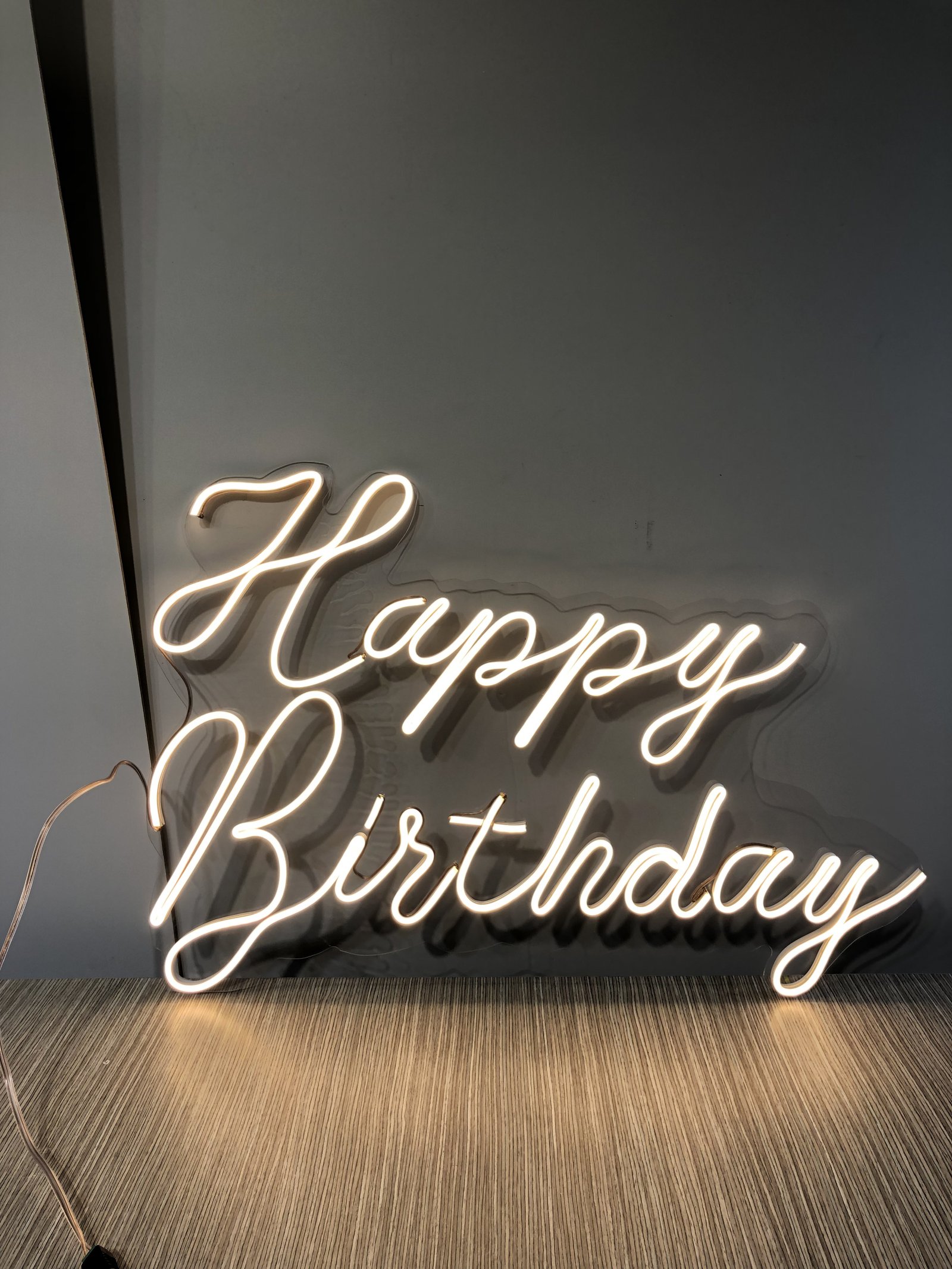 Letrero Happy Birthday Luz Viejito