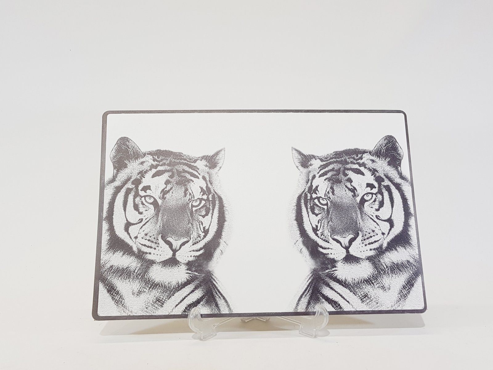 Individual Plastico Blanco Tigres 43 X 28