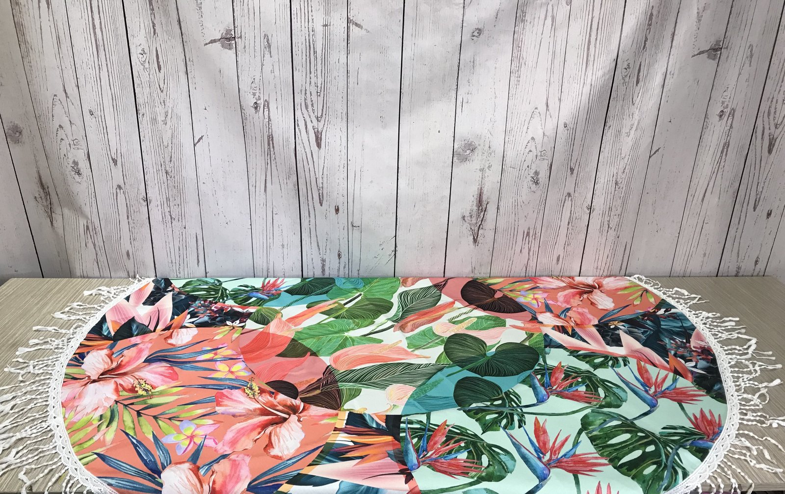 Mantel Redondo Durazno Con Flores Y Flecos