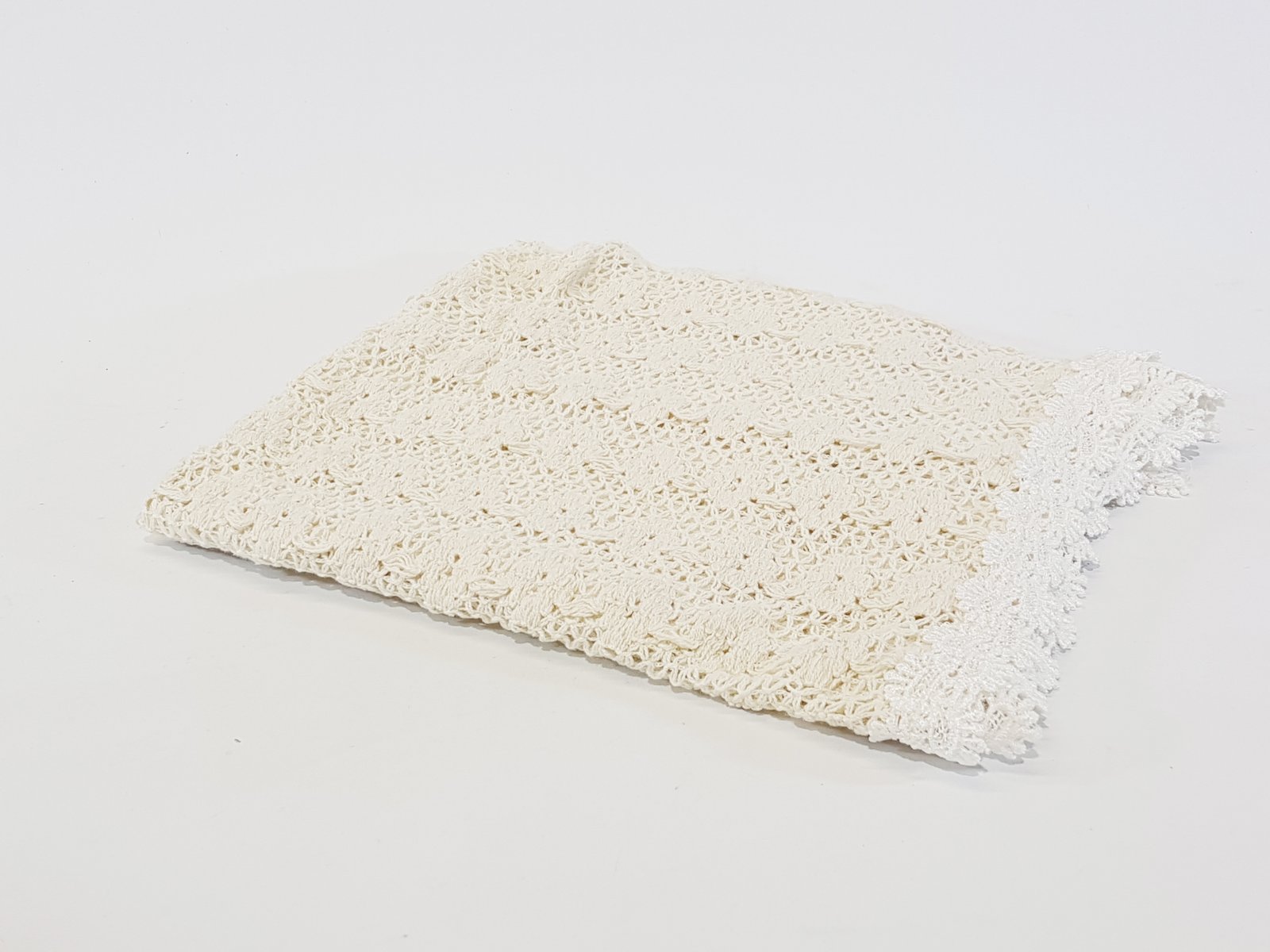 Mantel Bordado Crema Borde Blanco 3,70 Largo X 80 Ancho