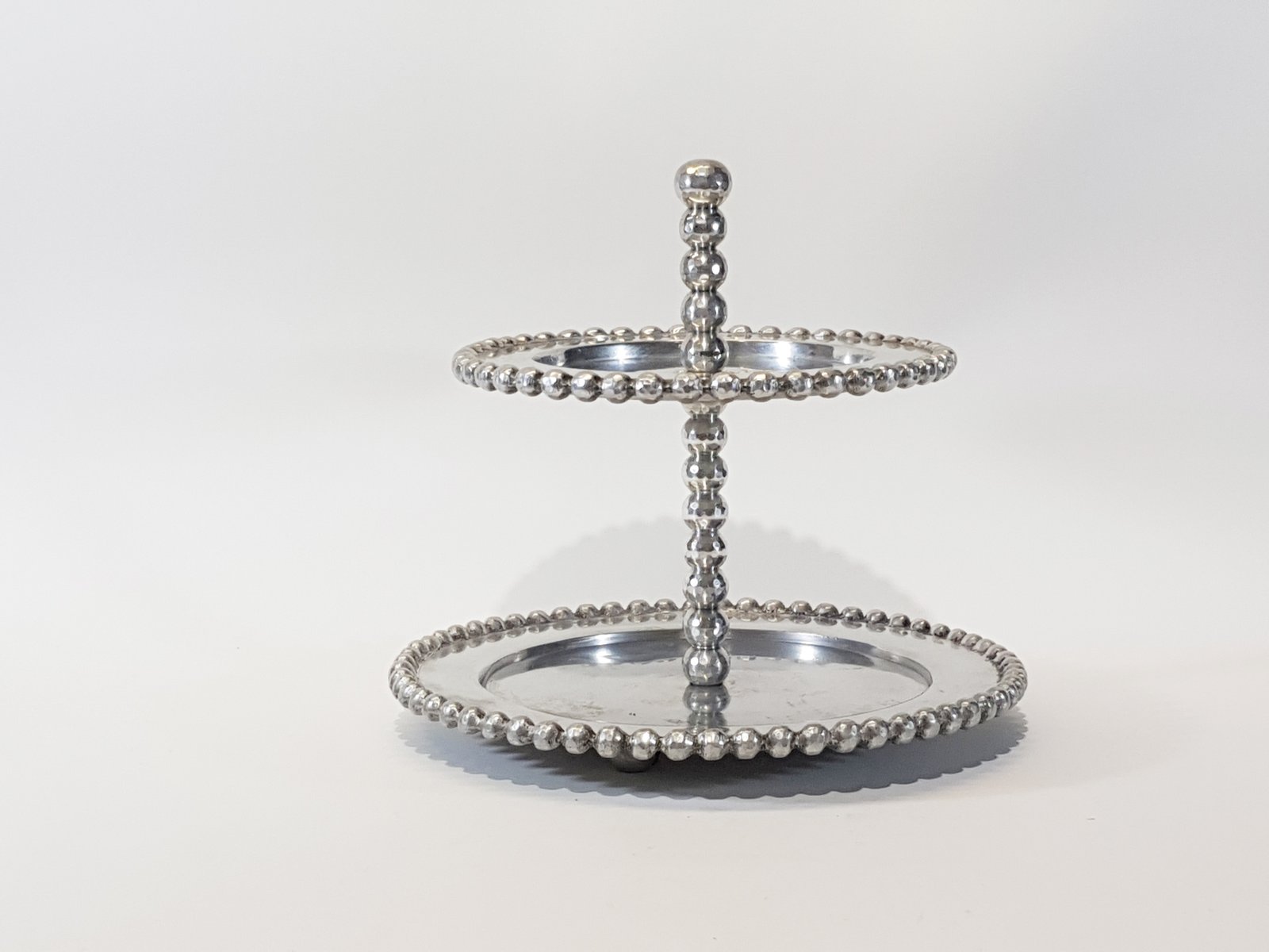 Porta Postres Pewter Dos Niveles Borde Bolas