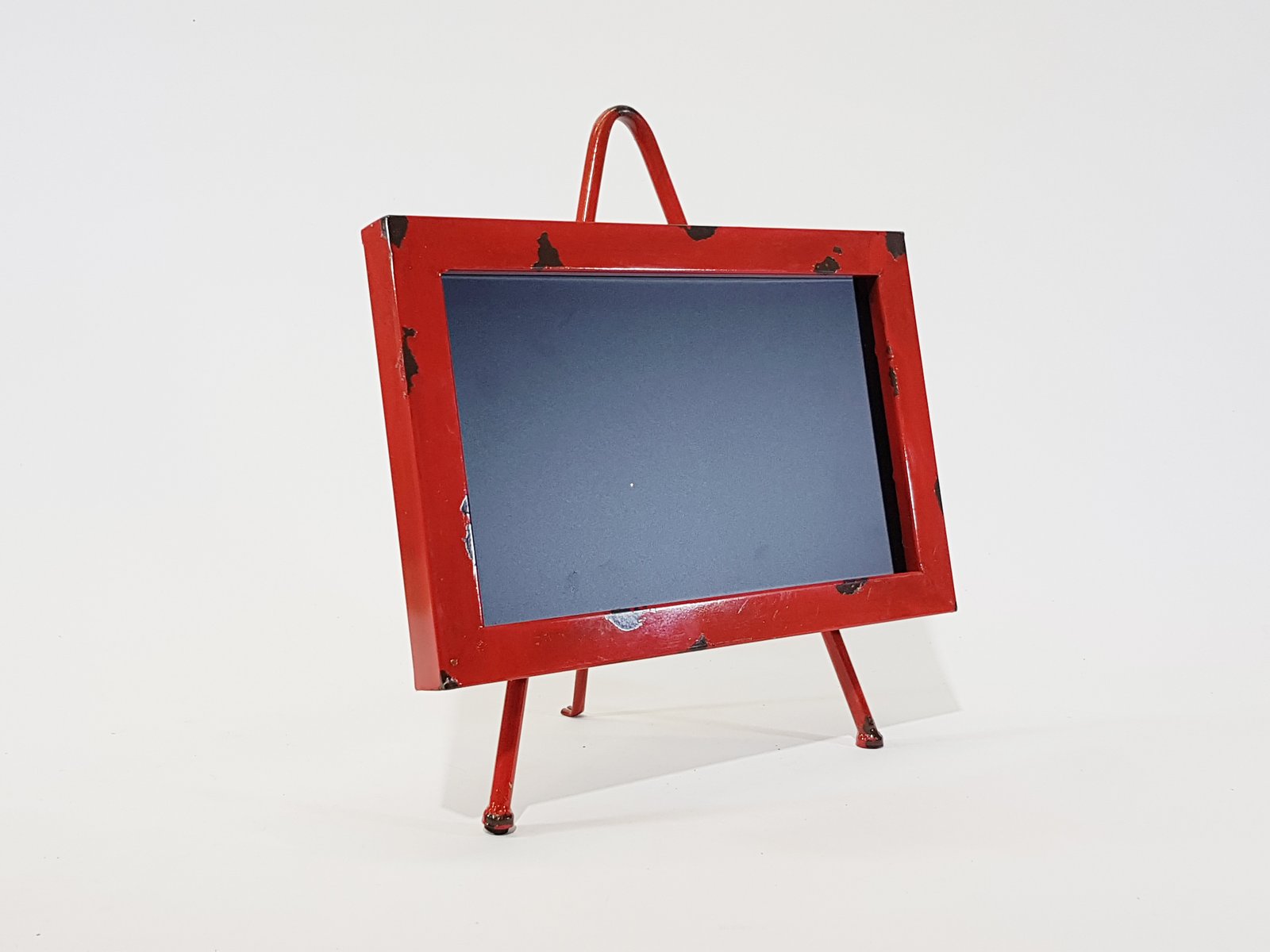 Tablero Borde Metalico Rojo Con Caballete