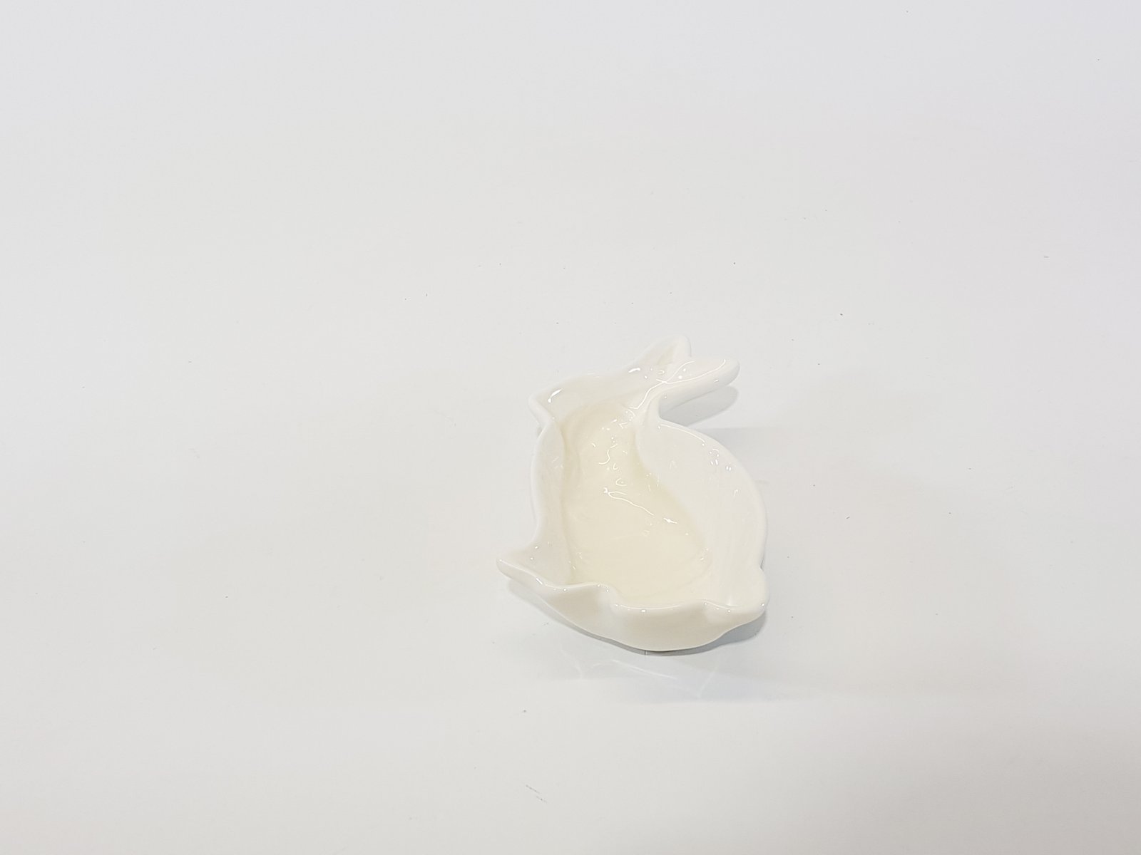 Salsera Ceramica Honda Blanca Forma Conejo