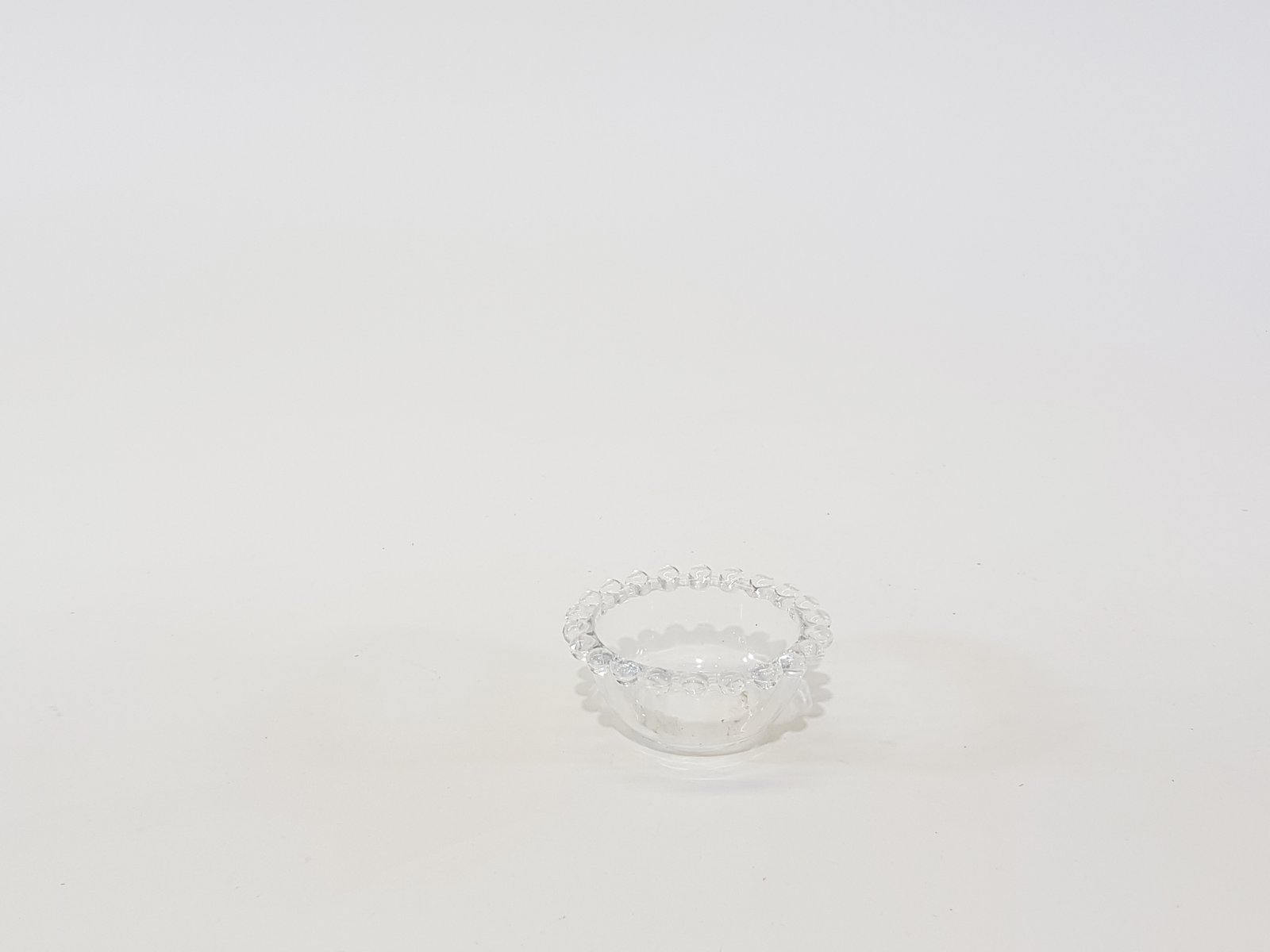 Salsera Cristal Borde Bolas Miniatura