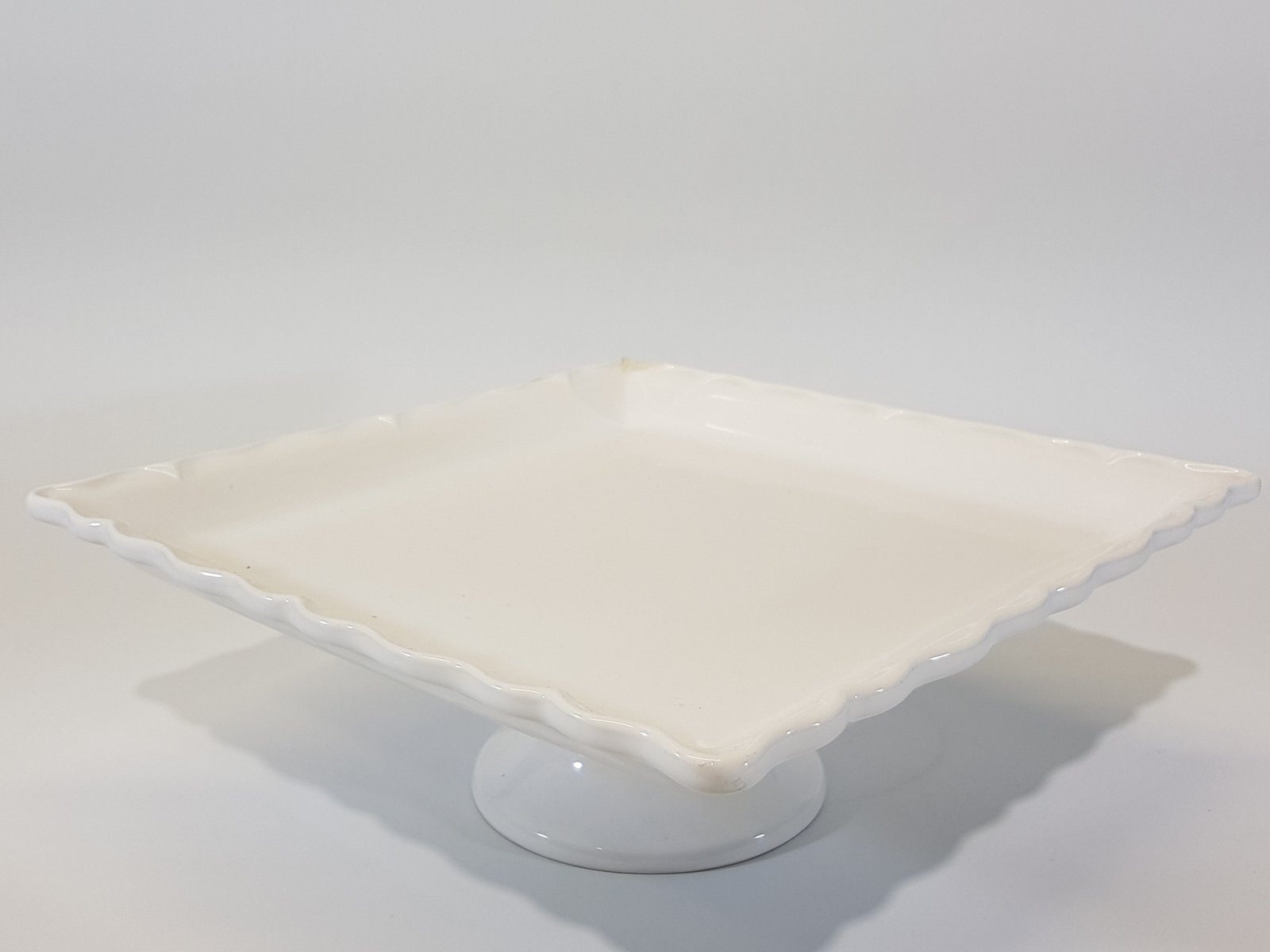 Tortera Cuadrada Moras Arriba Ceramica Blanca Borde Cordon Grande 25 Cm