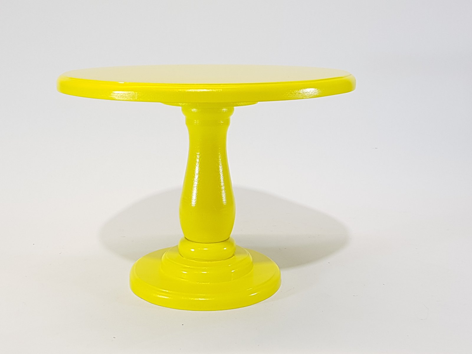 Tortera Redonda Madera Amarilla Pedestal Alto 31 Cm Diametro X 26 Alto