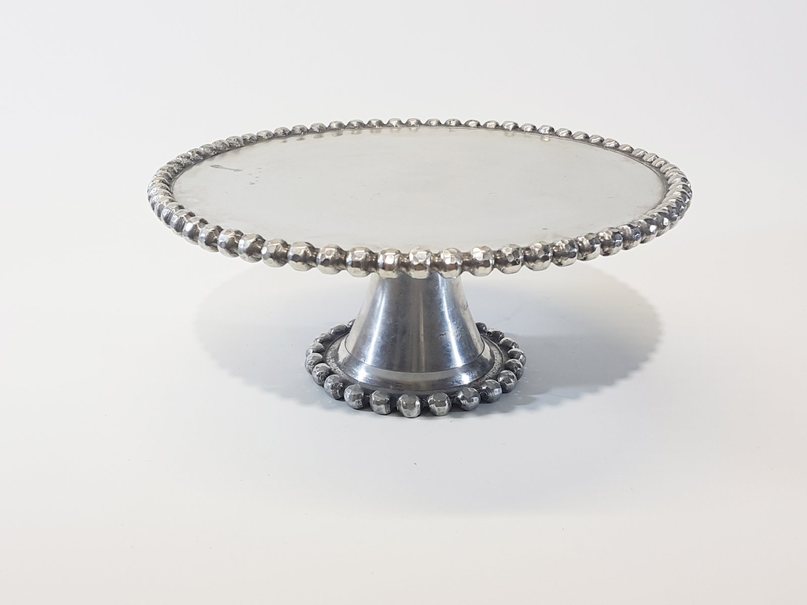 Tortera Pewter Redonda Borde Bolas Grande 27.5 Cm