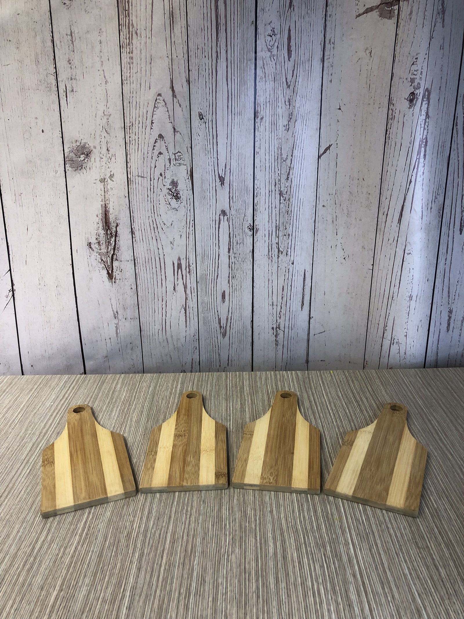 Bandeja Madera Agarradera Con Orificio Y Vetas Pequeña