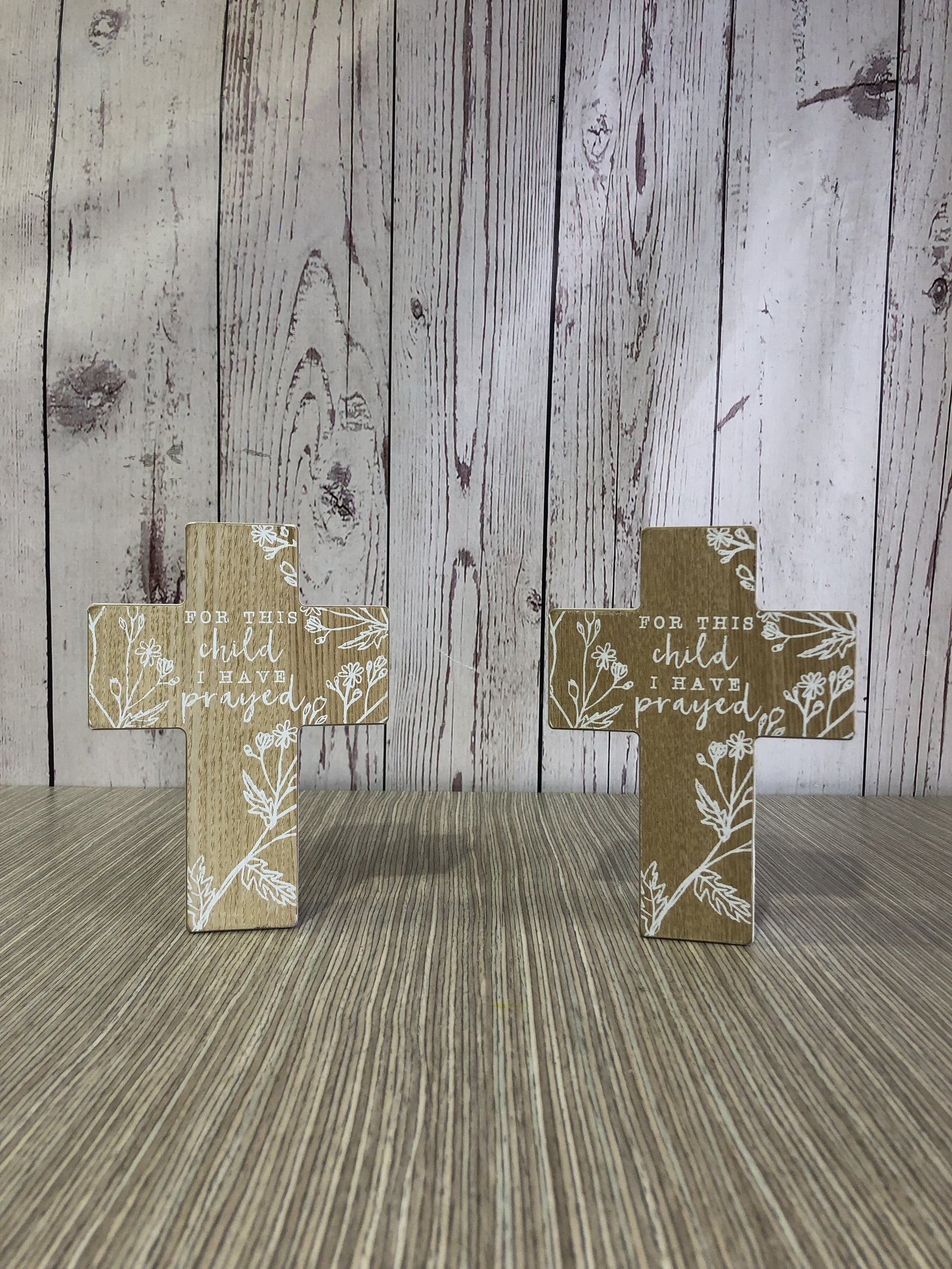 Cruz Madera Letras Blancas