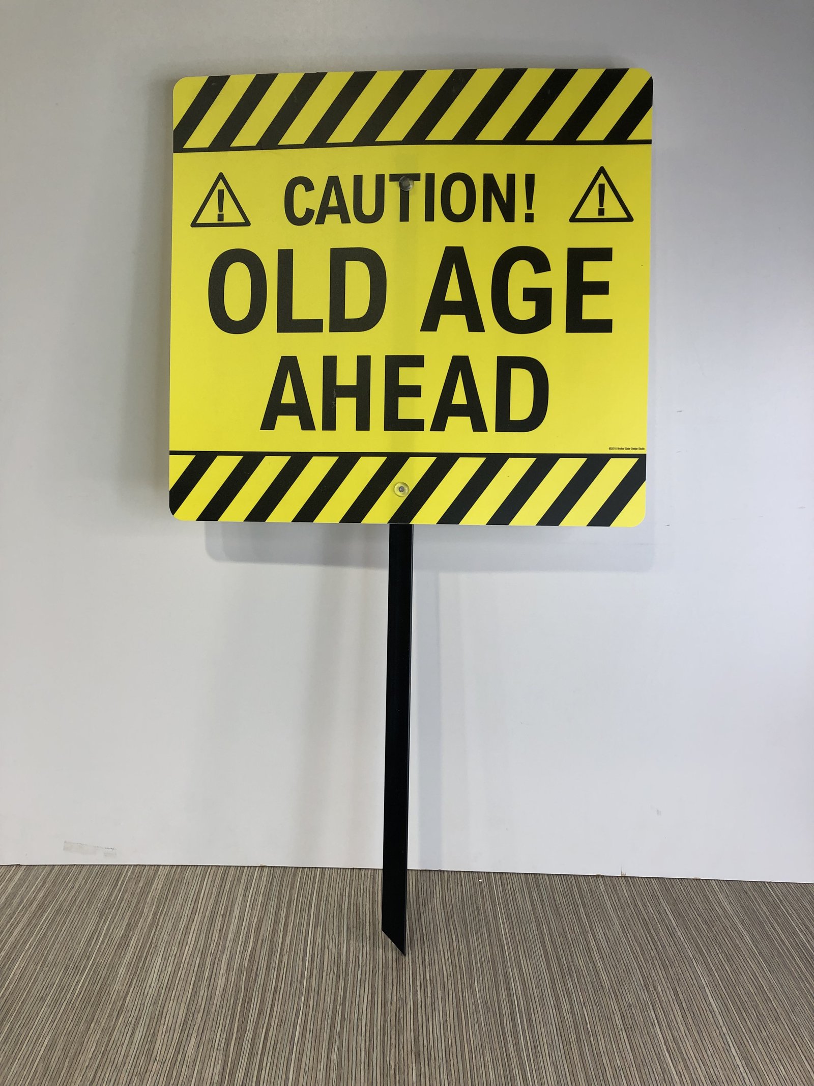Letrero Amarillo Caution Palo Negro 