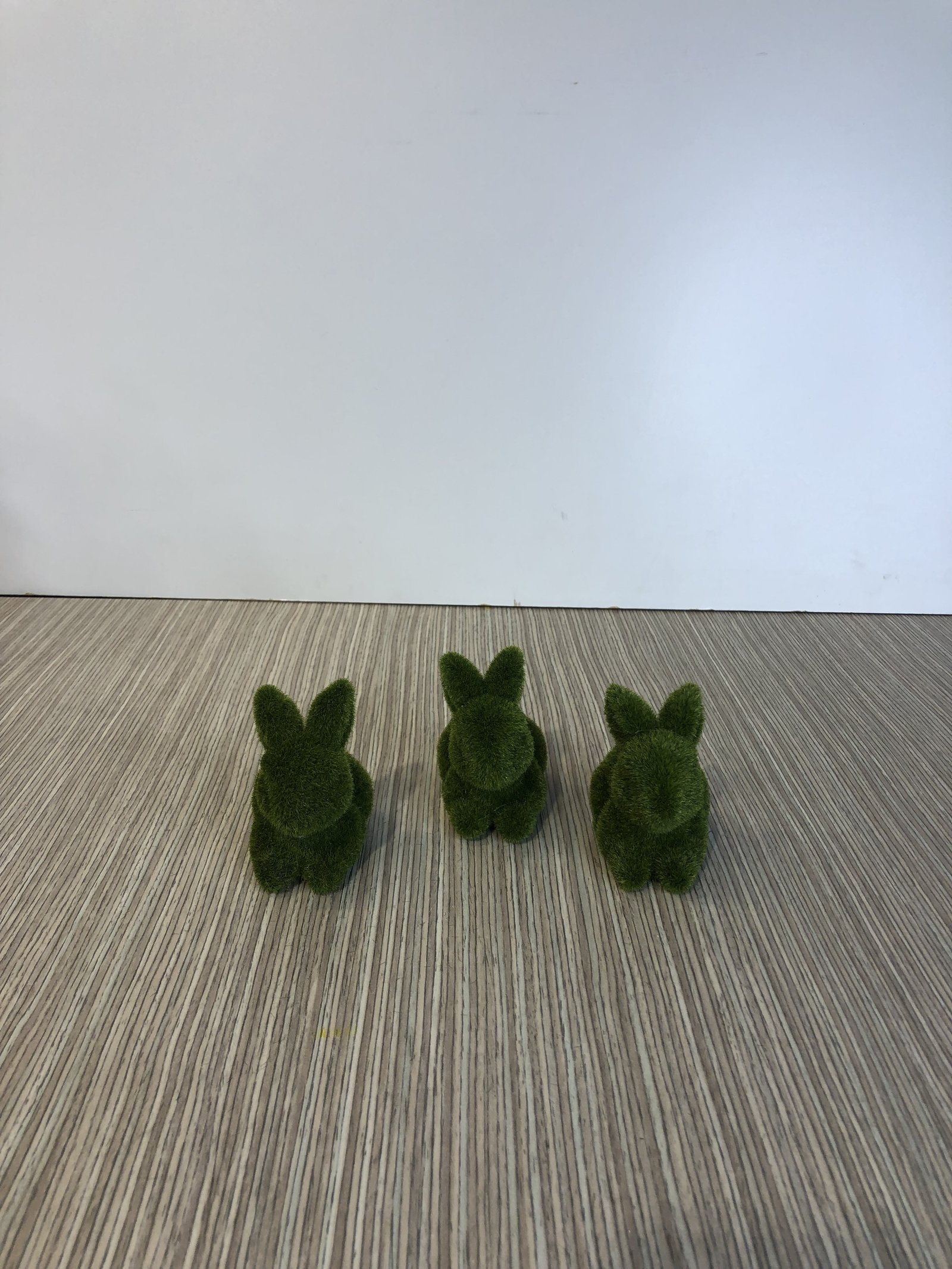 Conejo Manga Mini Sentado